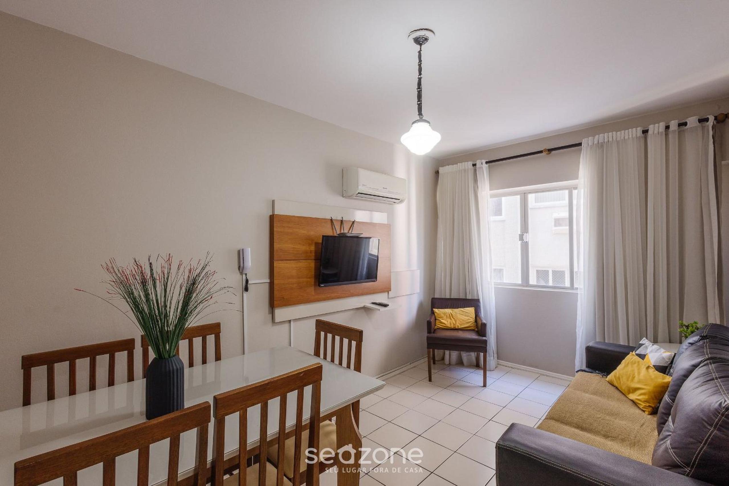 Beachfront apt BC Center close to attract. EAL0704