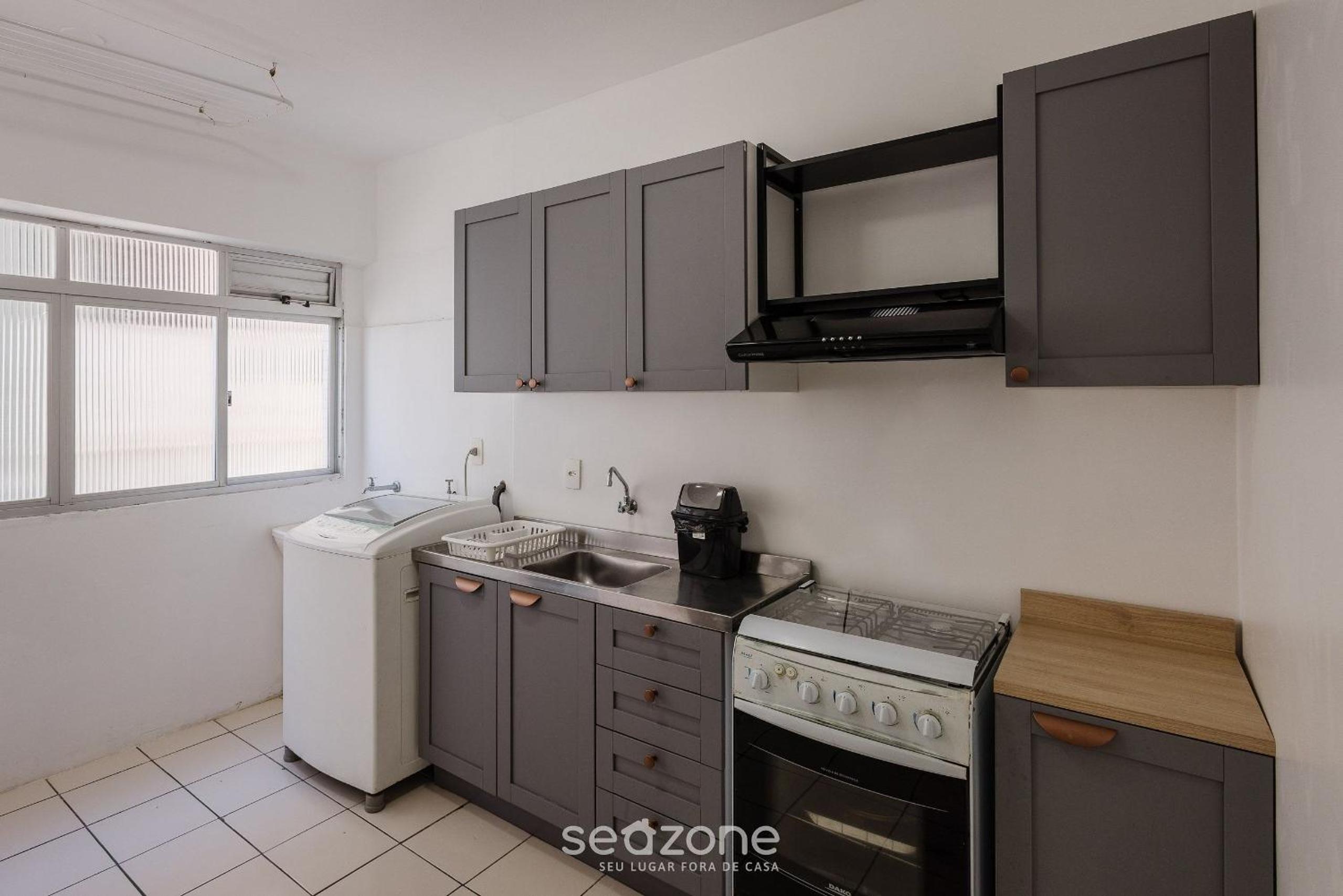 Beachfront apt BC Center close to attract. EAL0704