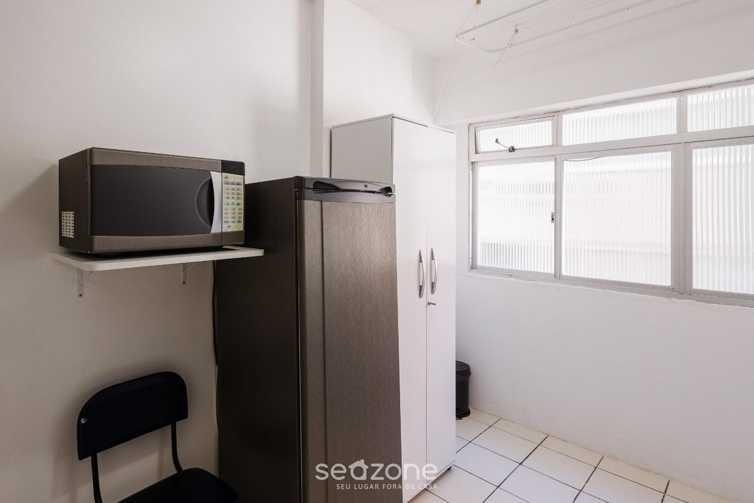 Beachfront apt BC Center close to attract. EAL0704