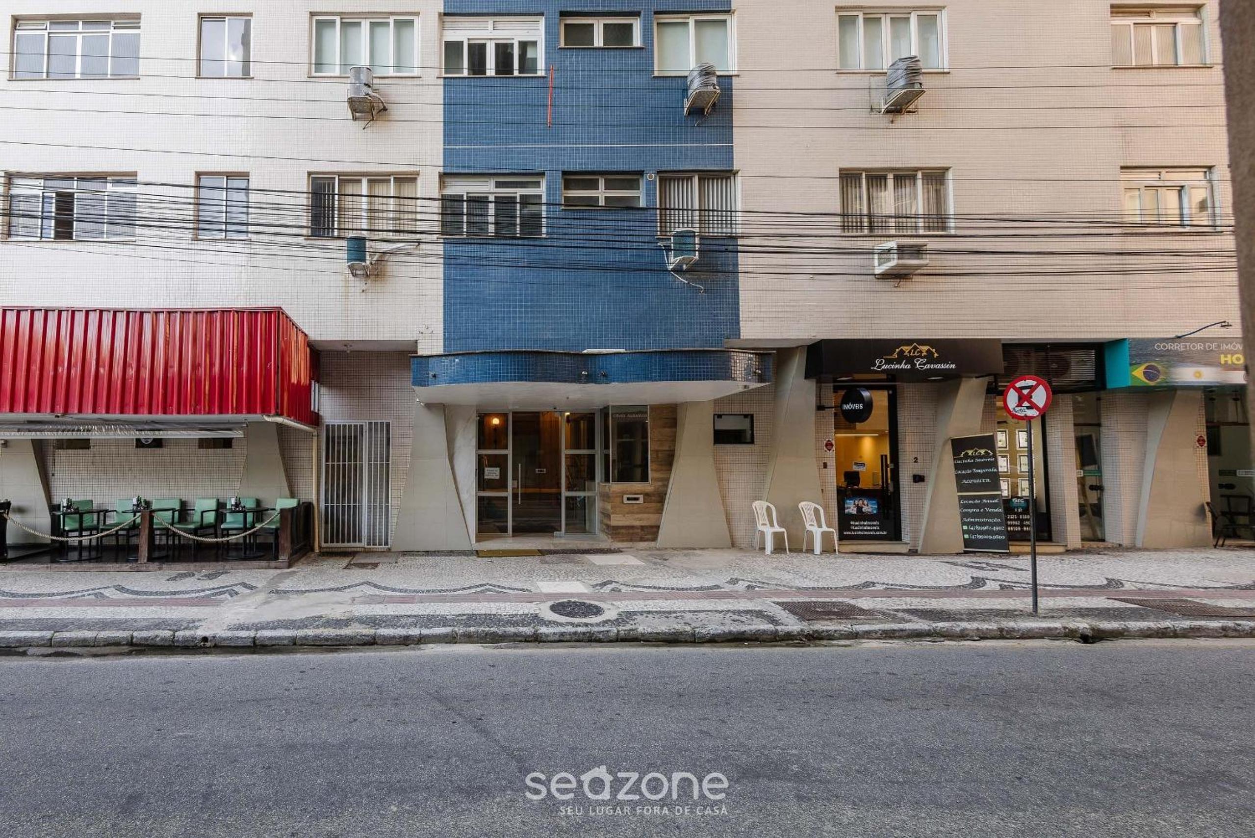 Beachfront apt BC Center close to attract. EAL0704