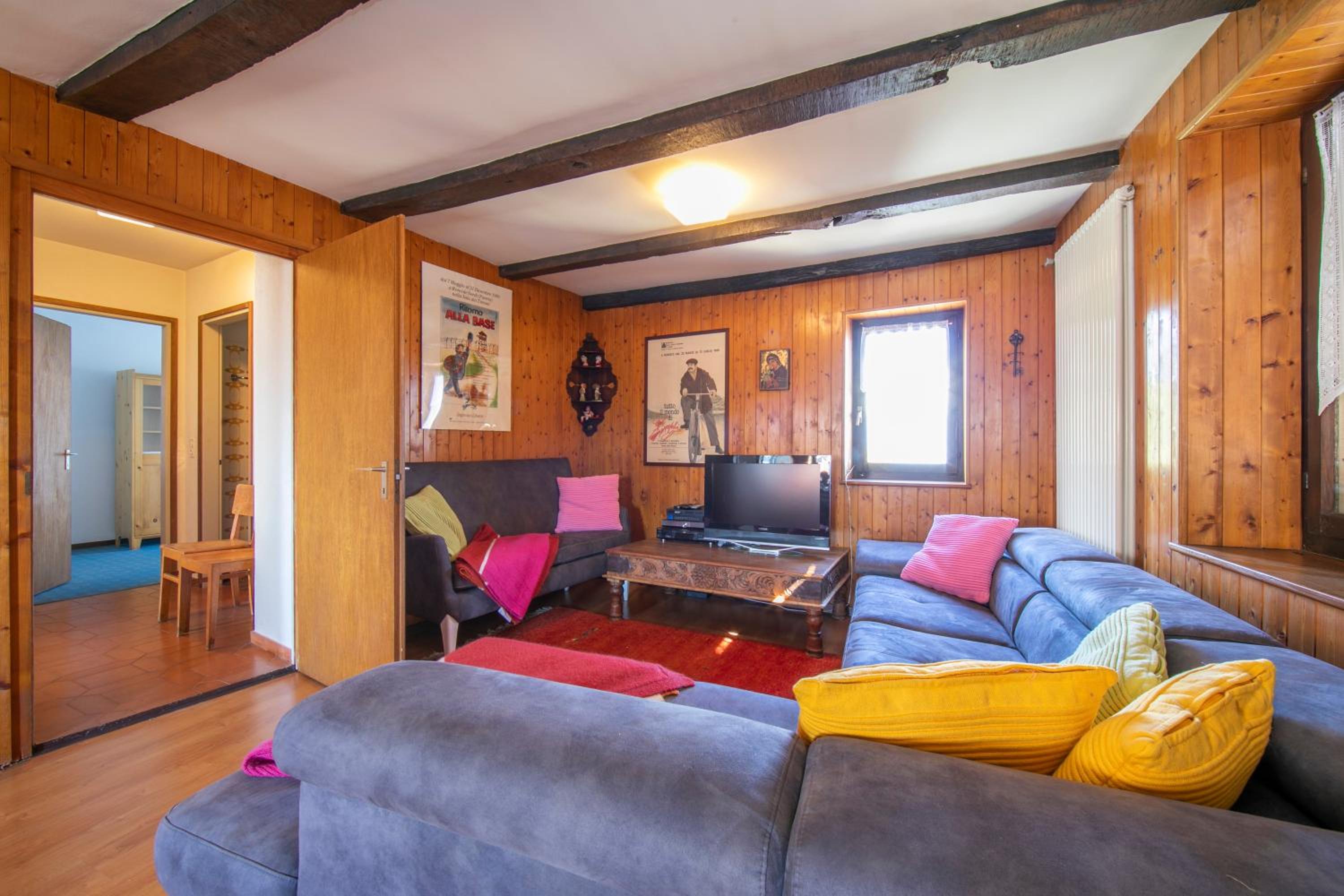 Chalet Cademario Lake-View 3BR Duplex - Happy Rentals