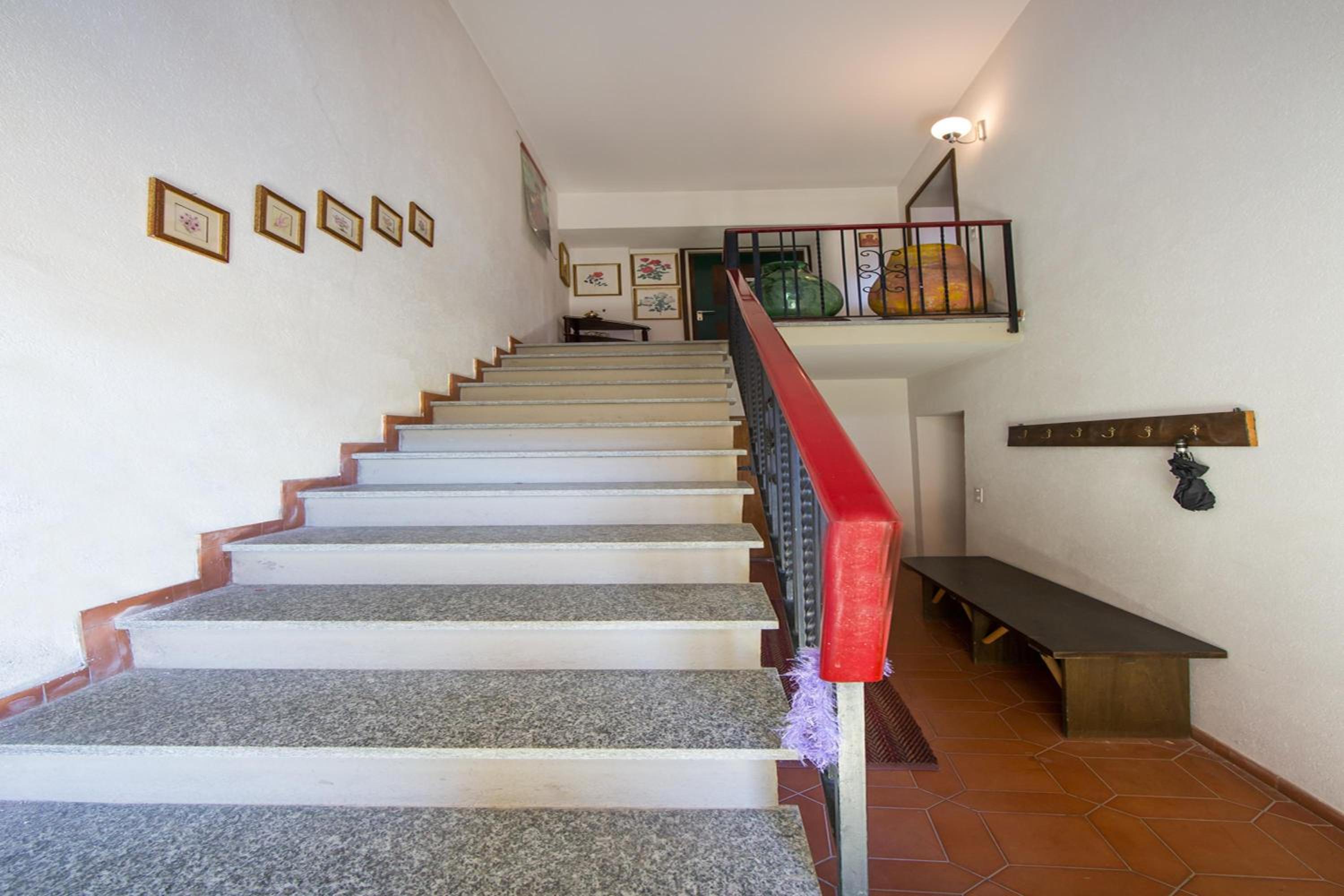 Chalet Cademario Lake-View 3BR Duplex - Happy Rentals