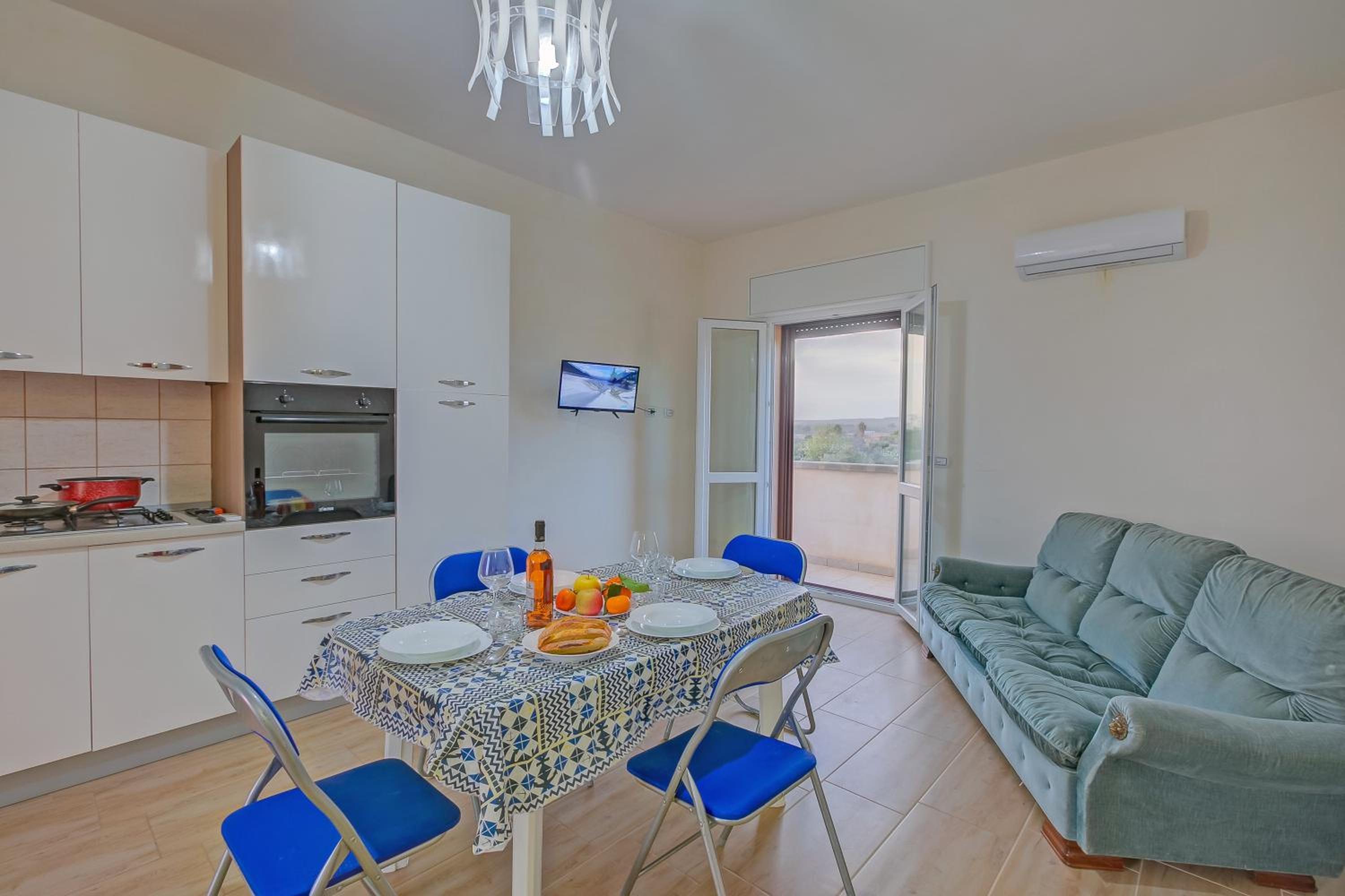Le Bianche Apt 4 - terrace near the Sea - Happy Rentals view 4
