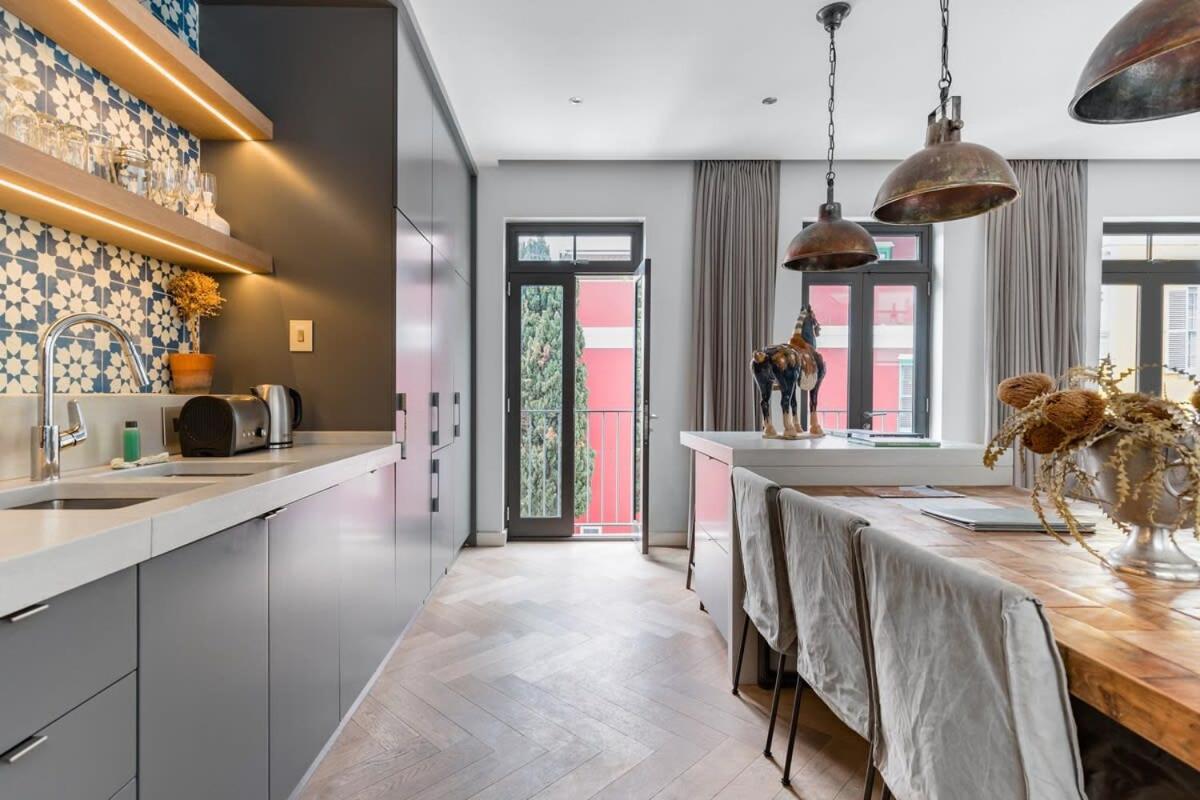 Rooftop Retreat with Tub and BBQ in De Waterkant