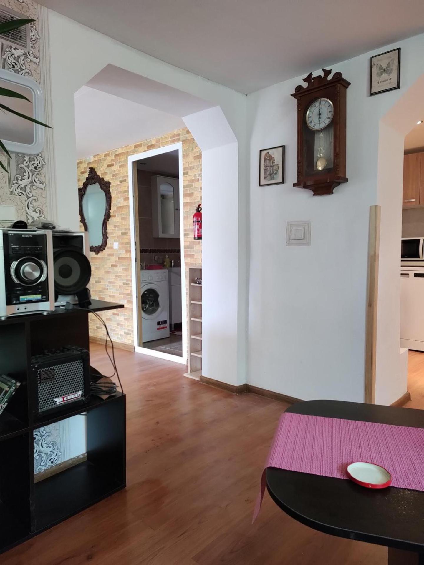 2 Bed Villa - Sleeps 7 - Private Garden - Parking
