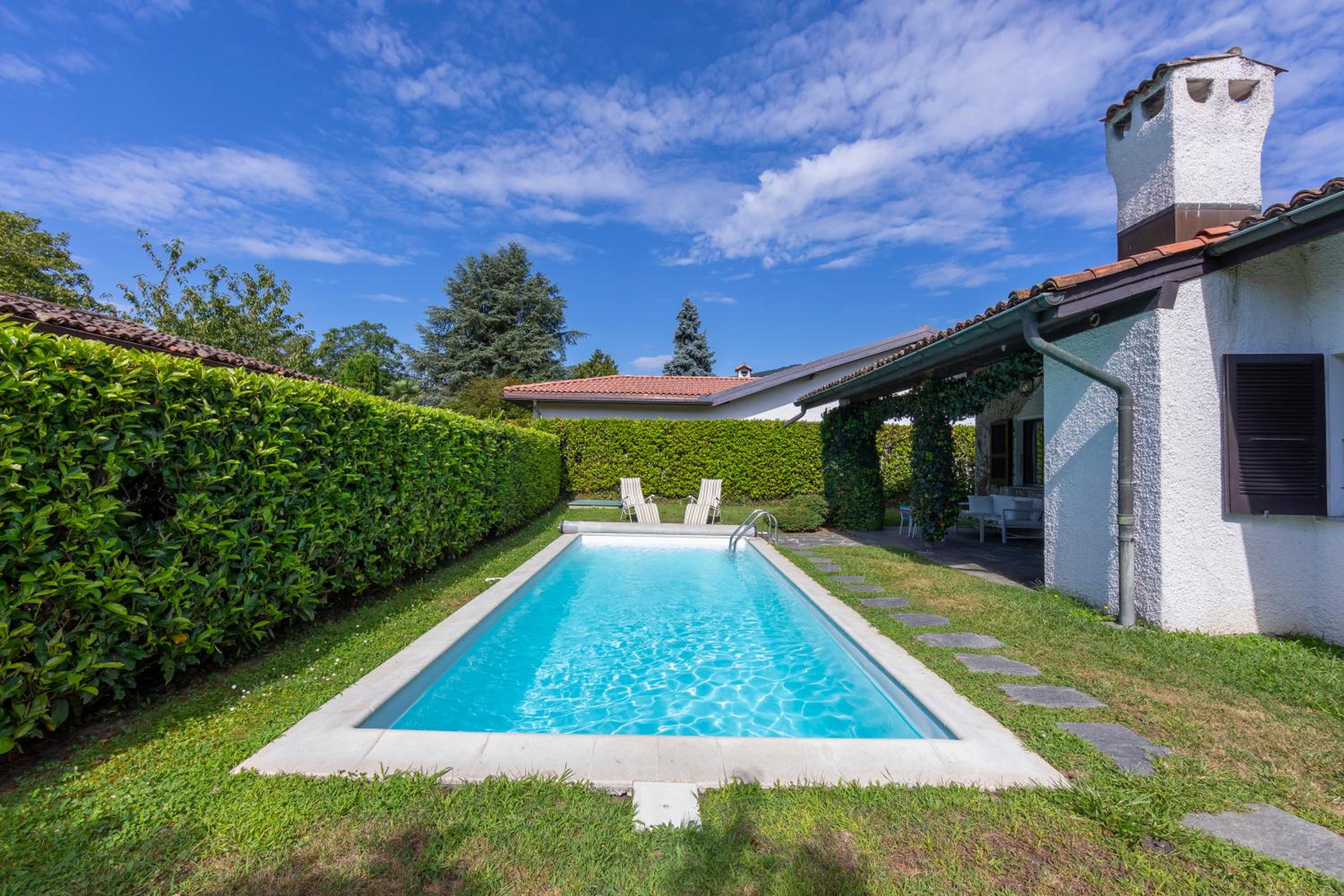 Charming Pool Villa - Happy Rentals