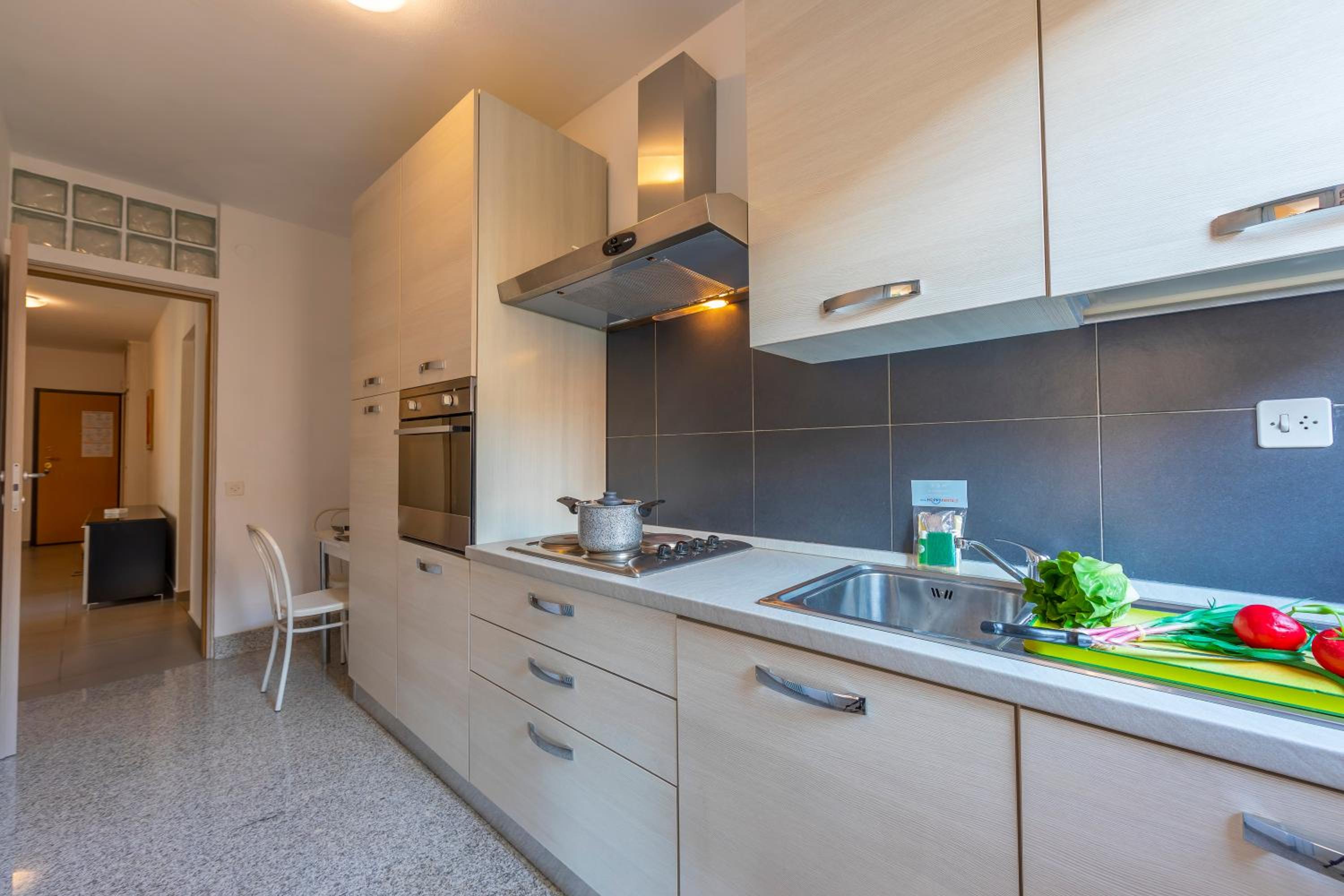 City Apartment - Happy Rentals view 3