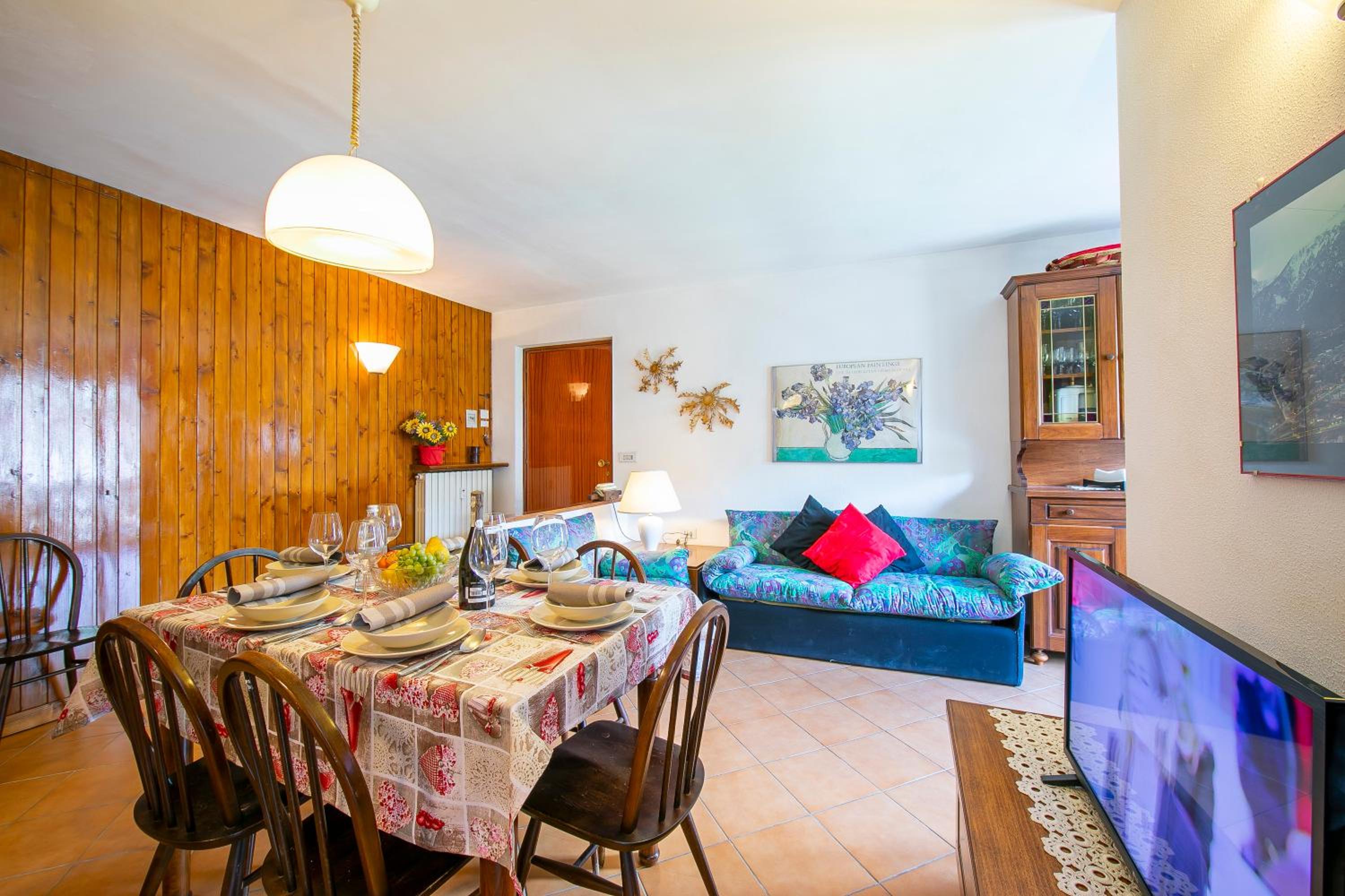 Bramé La Fam 32 few steps from skiing - Happy Rentals view 2