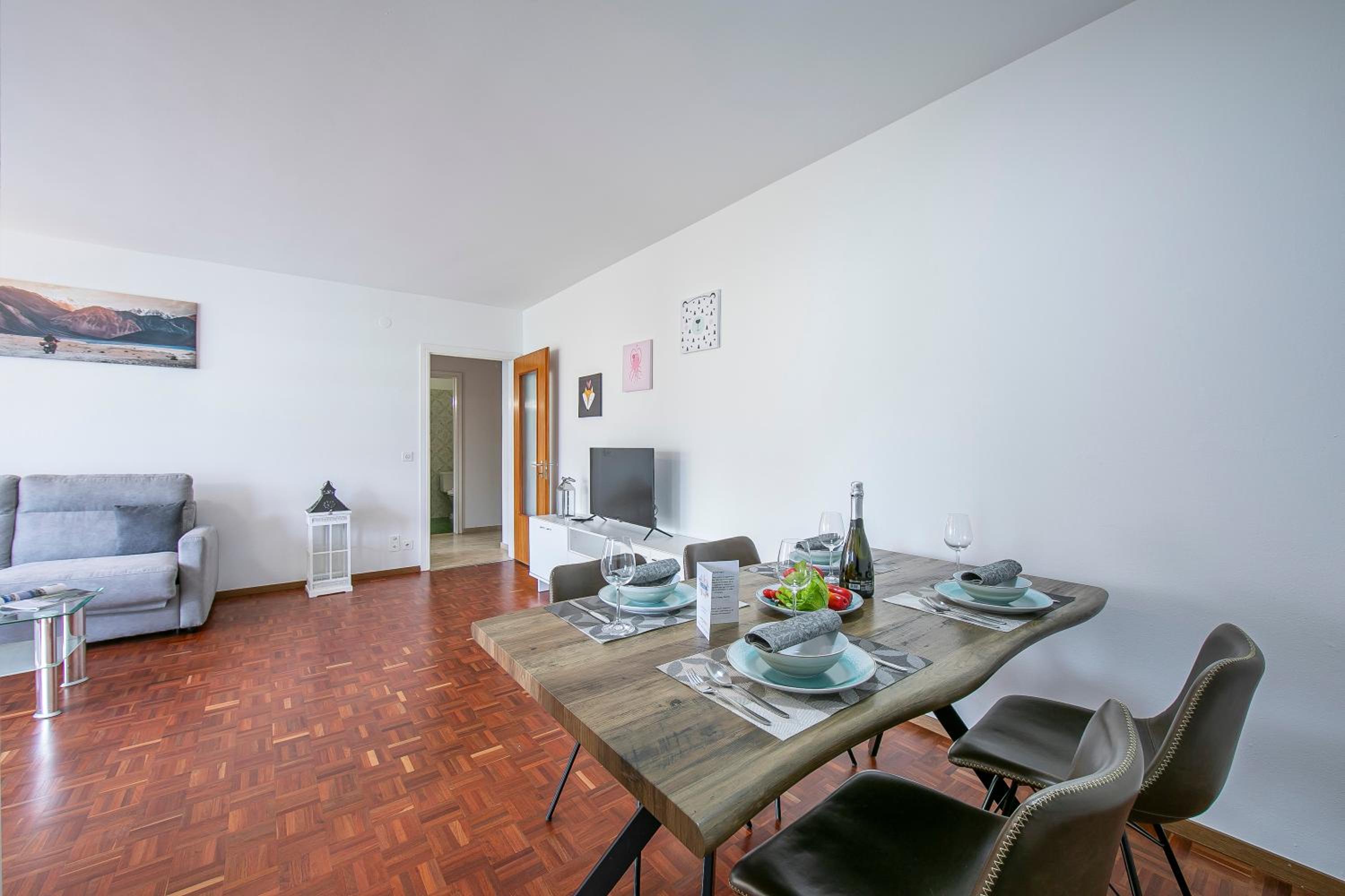 Lido Apartment Locarno with Balcony and Parking - Happy Rentals