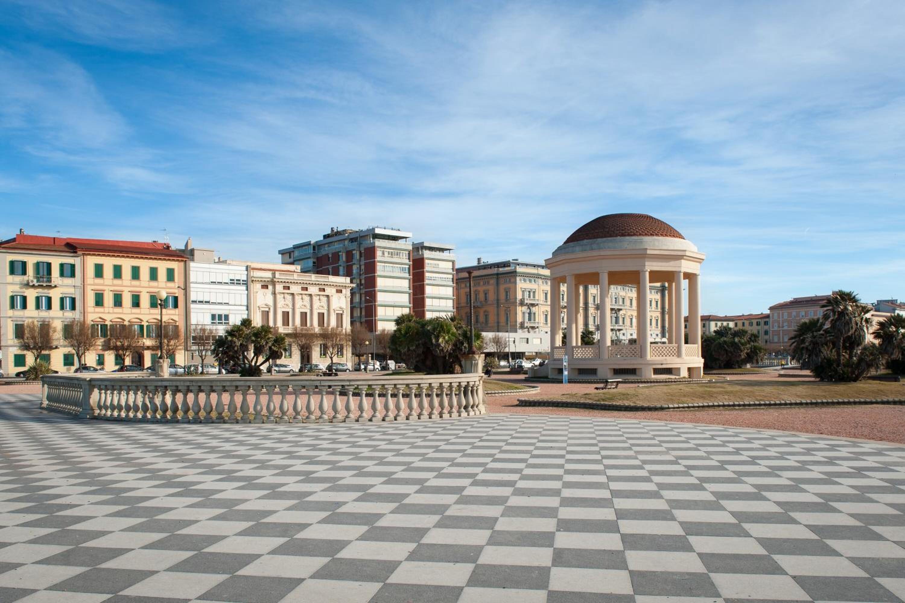 Ardenza's Aires 600m From Sea - Happy Rentals