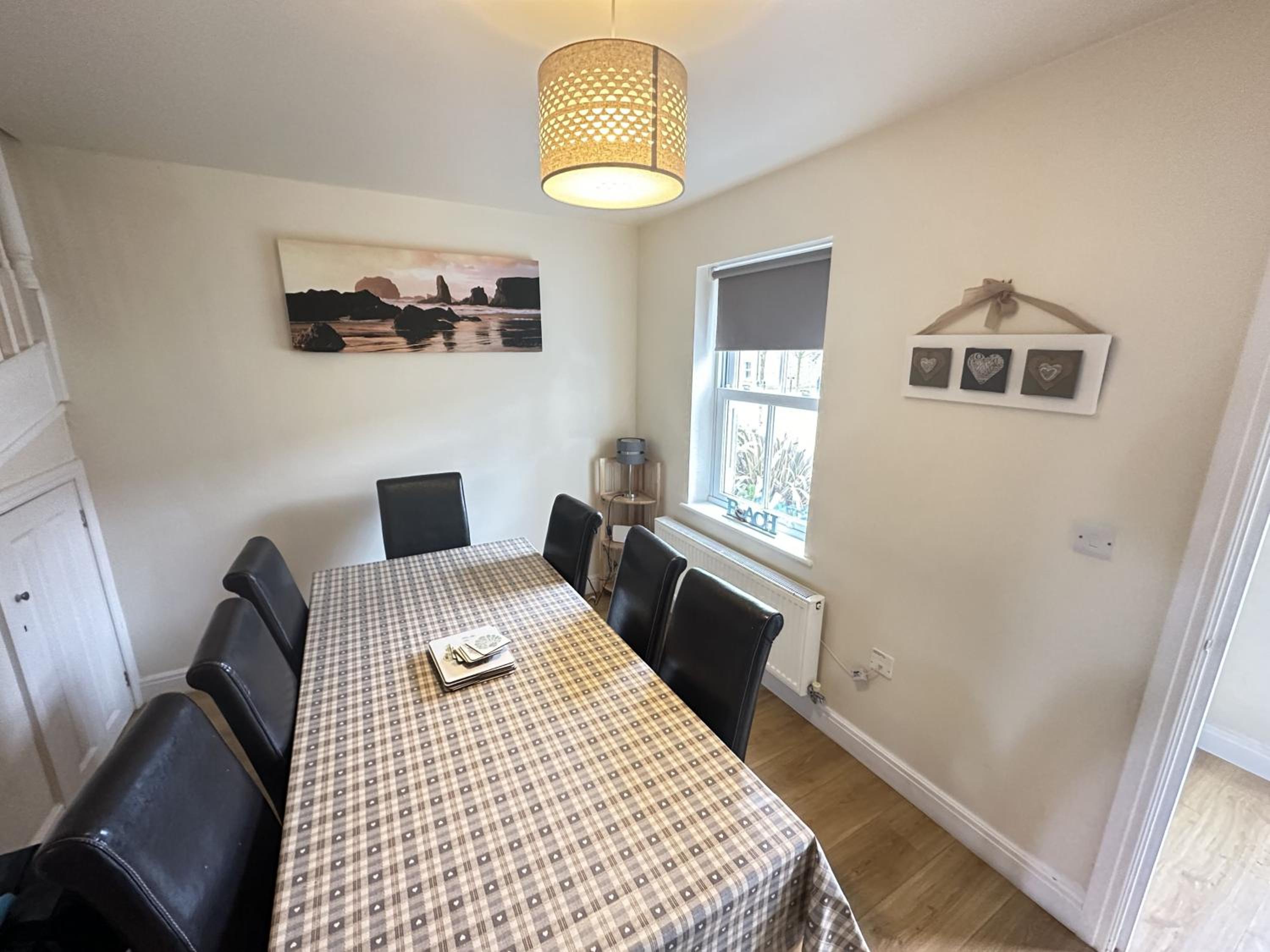 Maris Cottage - Part of the The Bay Filey Holiday Village with pool, gym and direct beach access, pub, restaurant, tennis and meadows walks