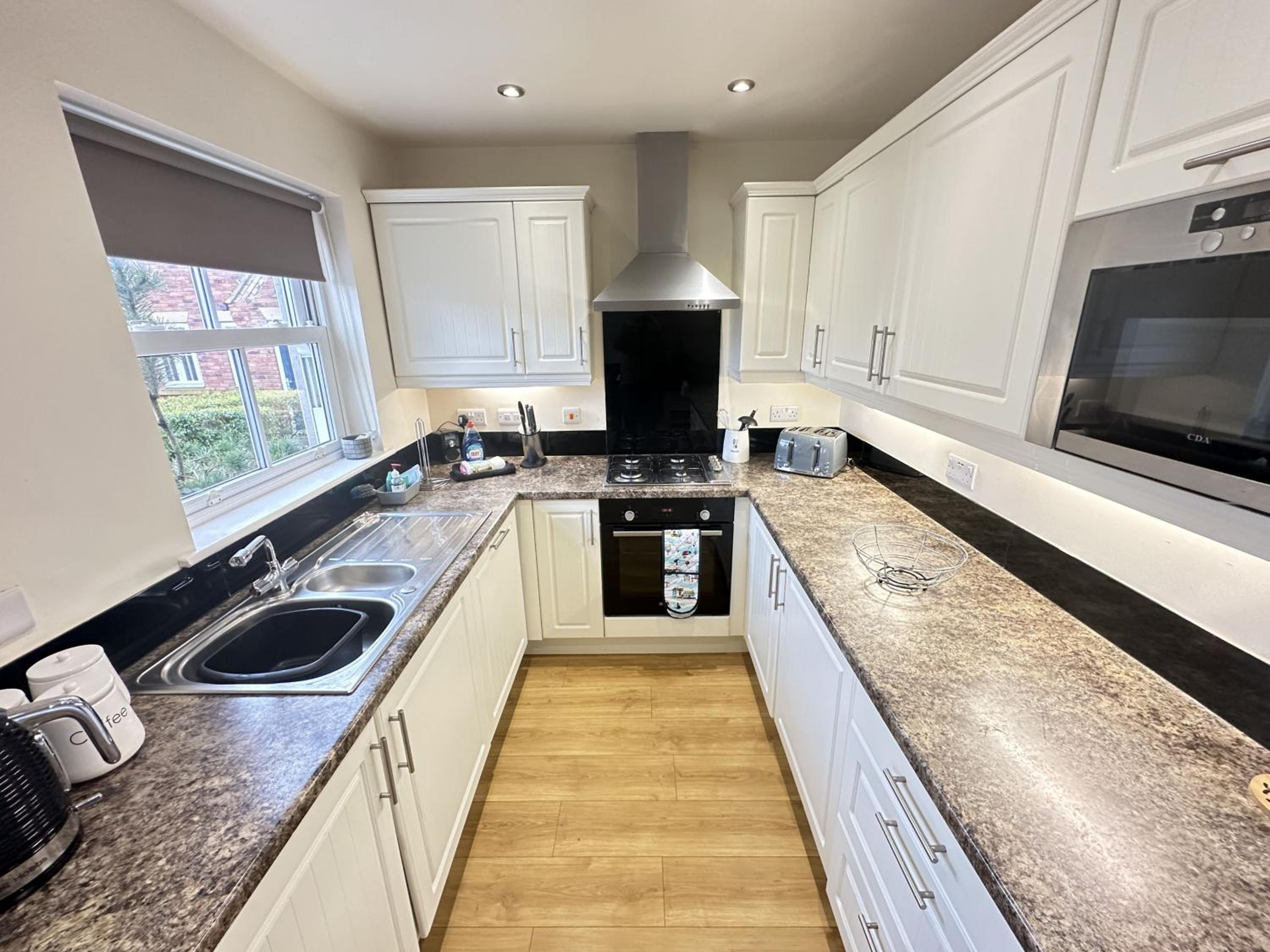 Maris Cottage - Part of the The Bay Filey Holiday Village with pool, gym and direct beach access, pub, restaurant, tennis and meadows walks