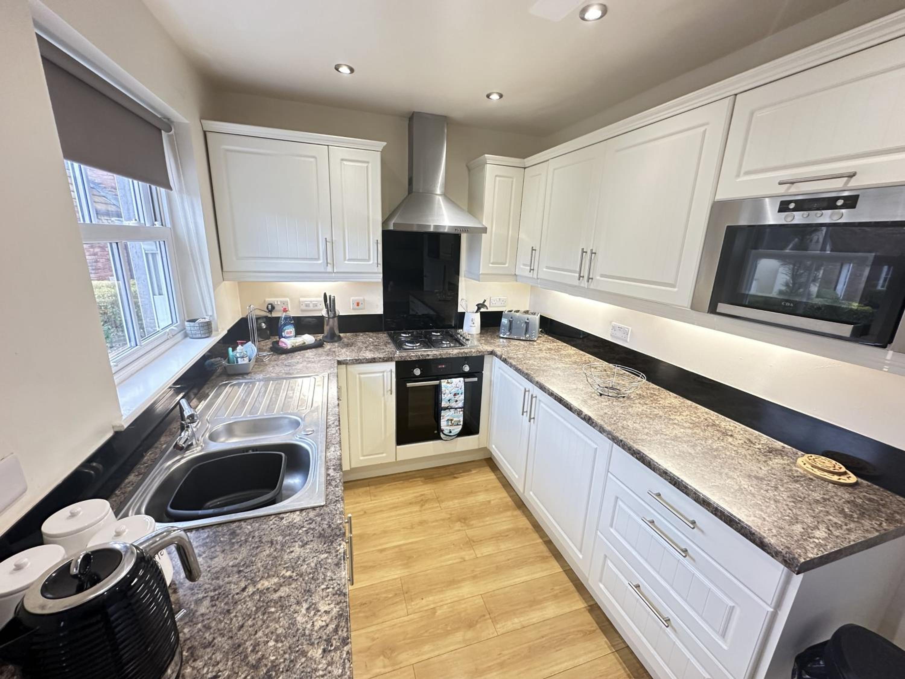 Maris Cottage - Part of the The Bay Filey Holiday Village with pool, gym and direct beach access, pub, restaurant, tennis and meadows walks