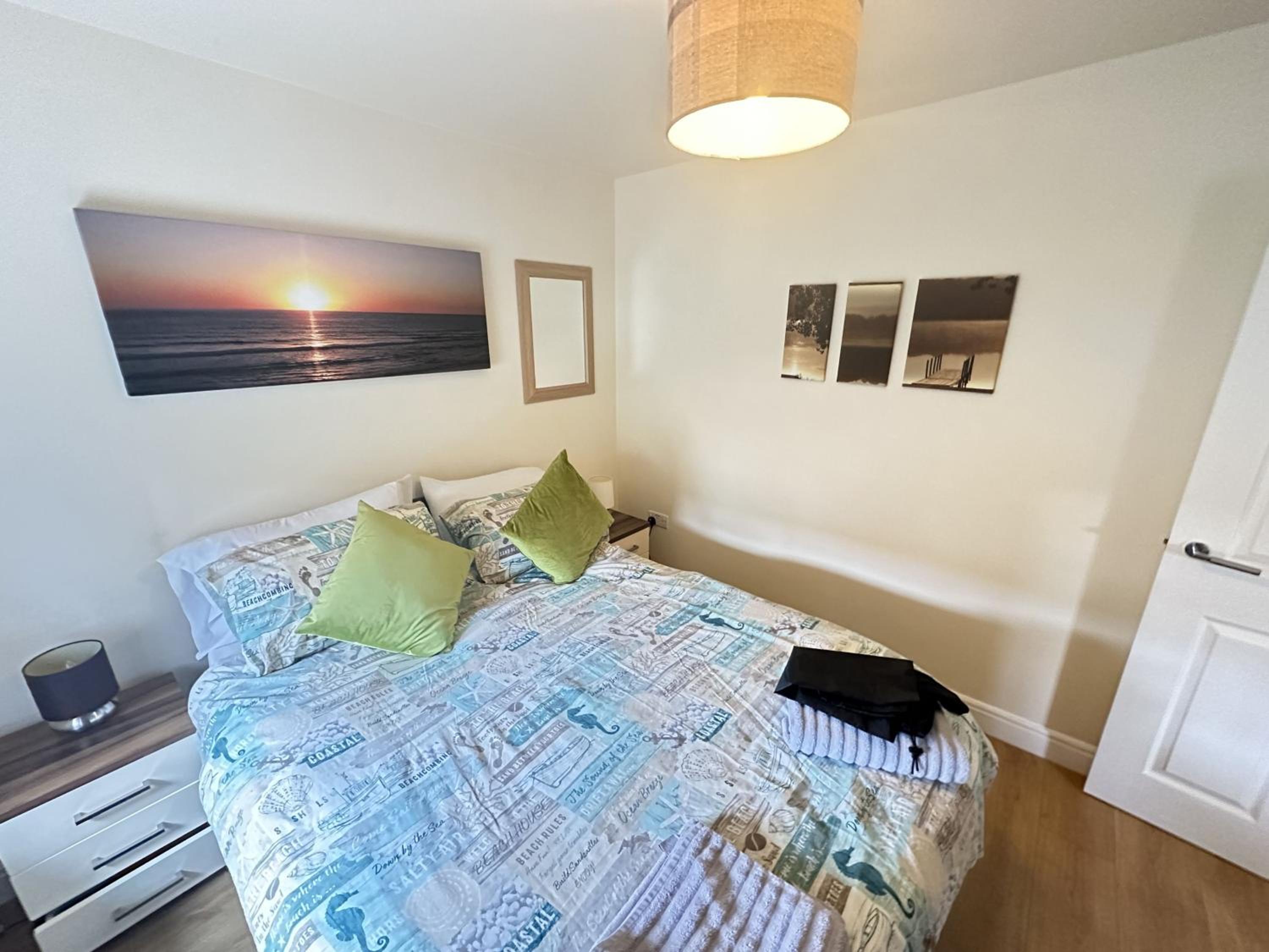 Maris Cottage - Part of the The Bay Filey Holiday Village with pool, gym and direct beach access, pub, restaurant, tennis and meadows walks