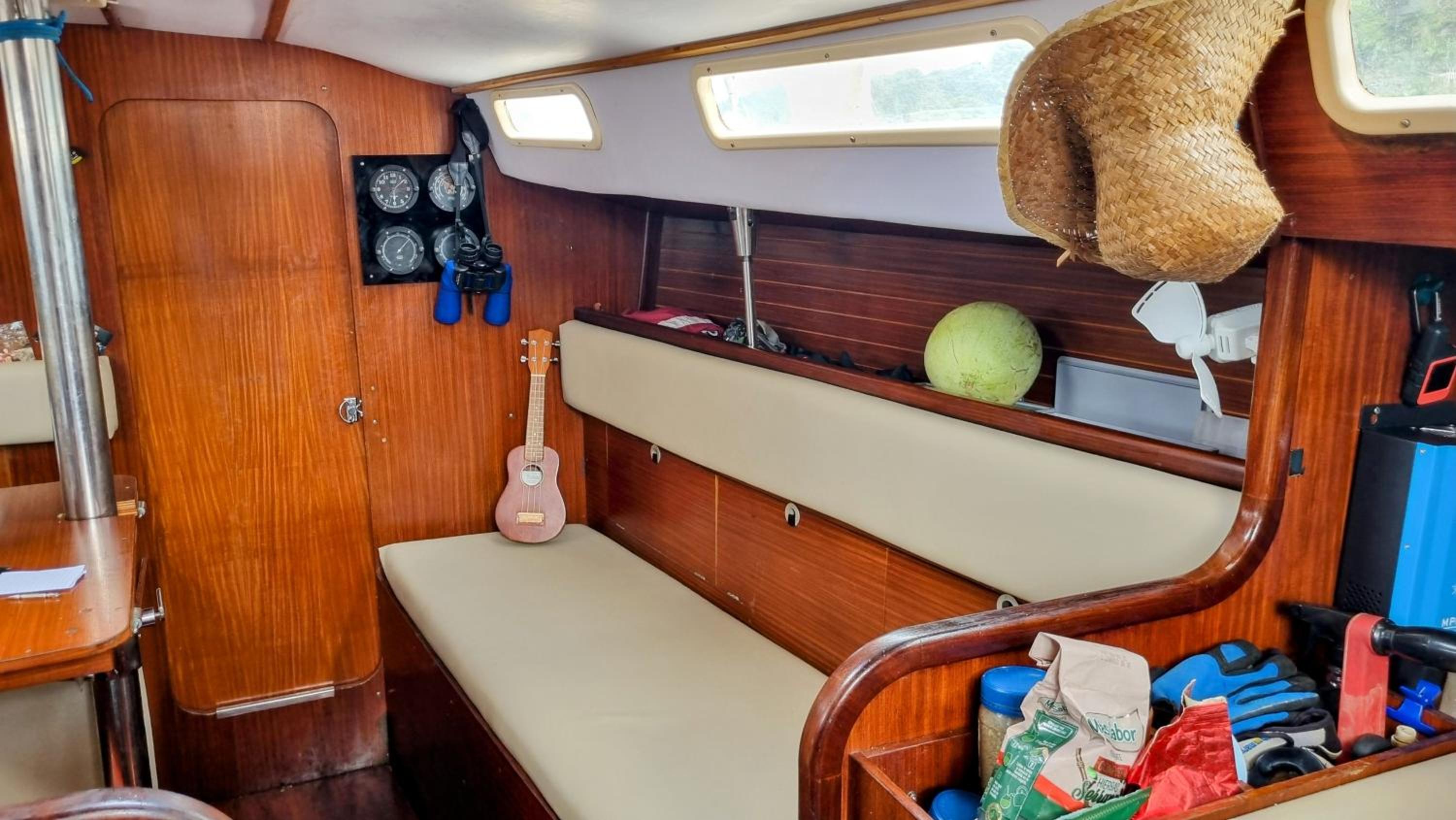 Velero en Isla Linton view 3