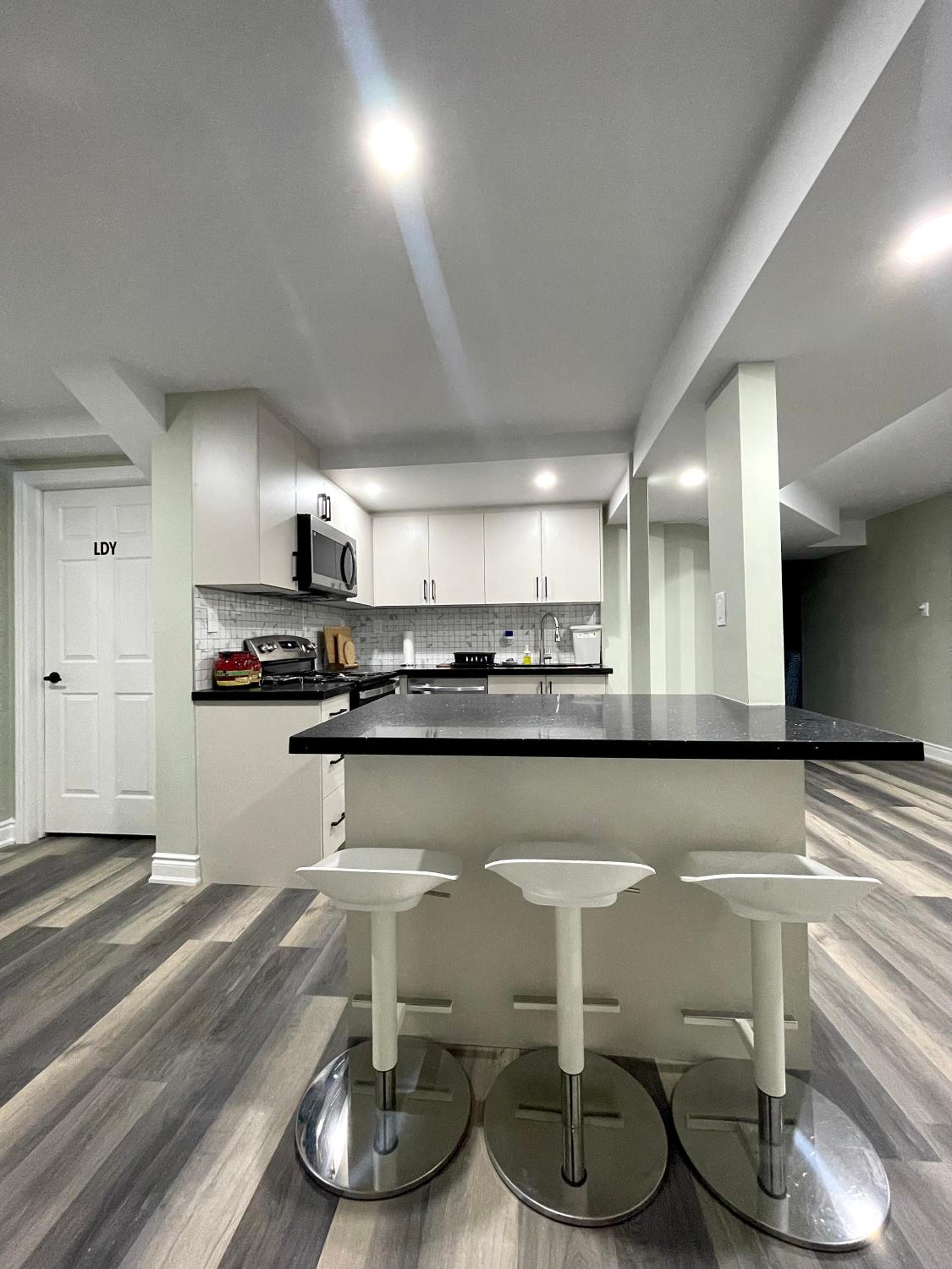 Two Bedroom Basement Ensuite 15 mins from The Niagara Falls