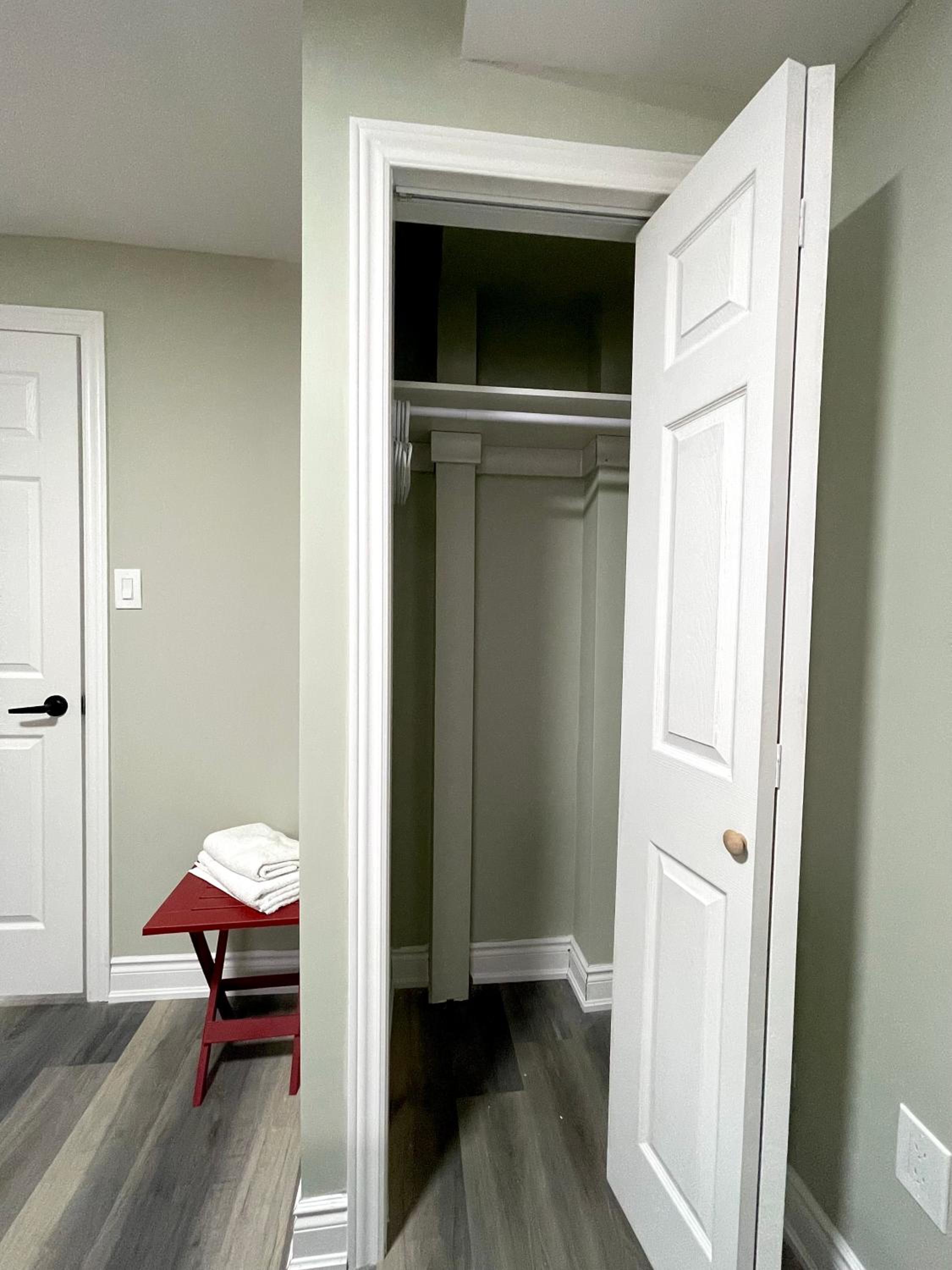 Two Bedroom Basement Ensuite 15 mins from The Niagara Falls