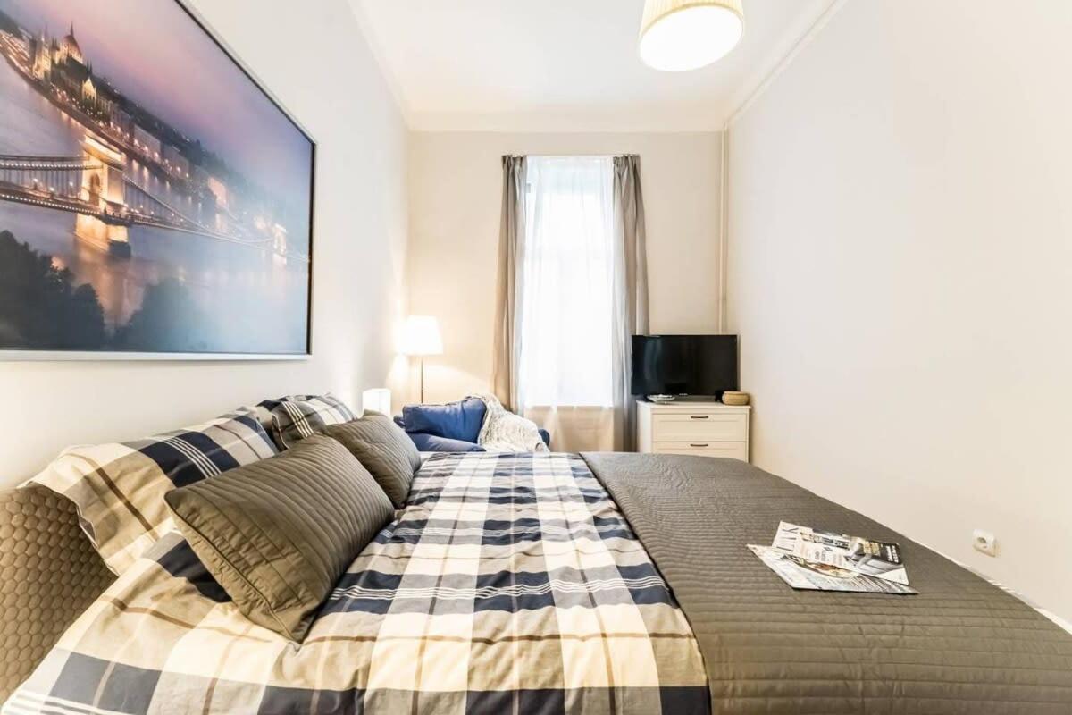 Perfectly located, renewed and cozy apartment view 2