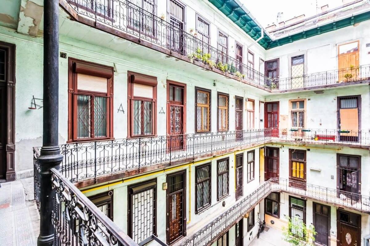 Perfectly located, renewed and cozy apartment view 3