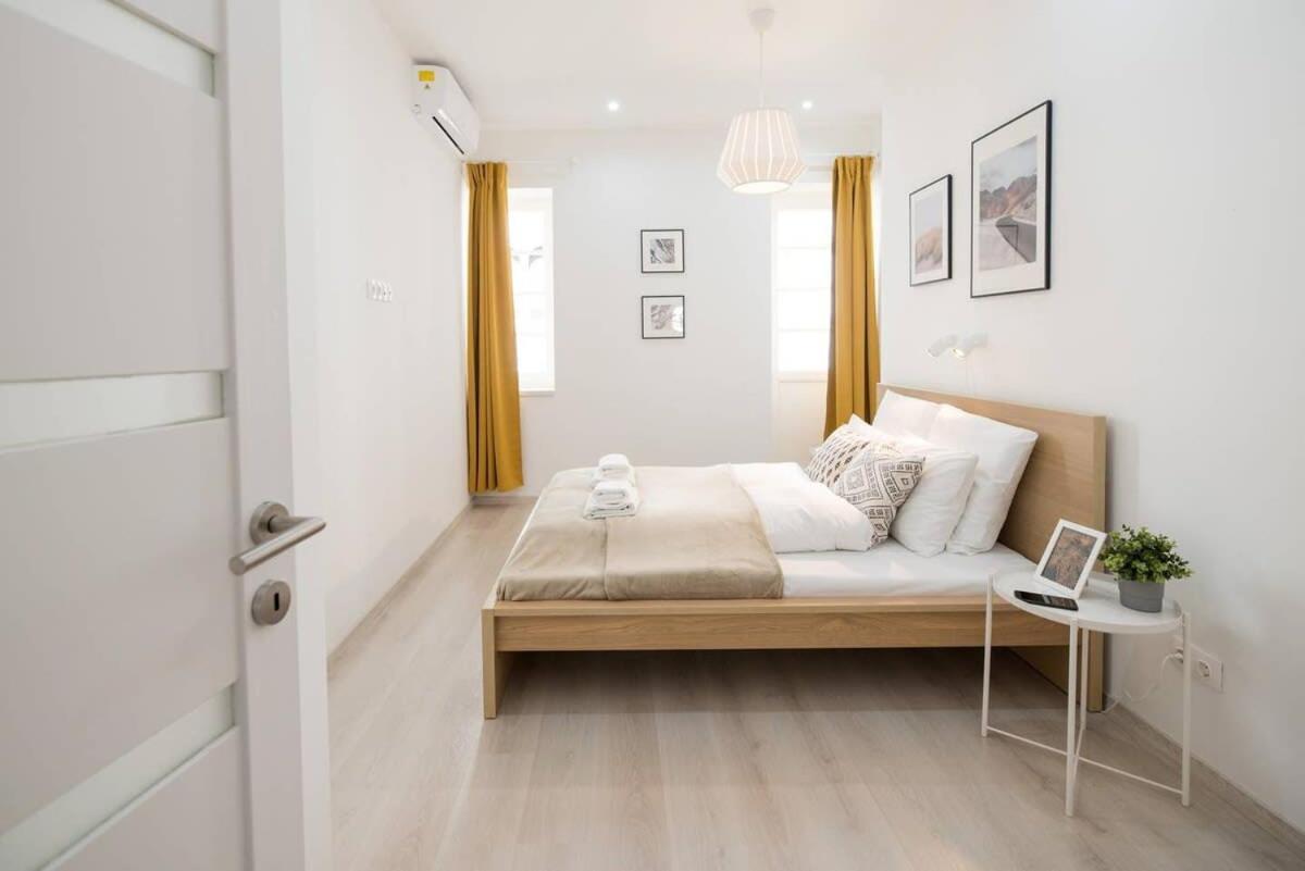 Trendy central apartment at Castle view 2