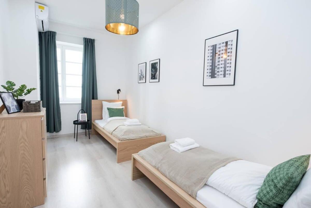 Trendy central apartment at Castle view 5