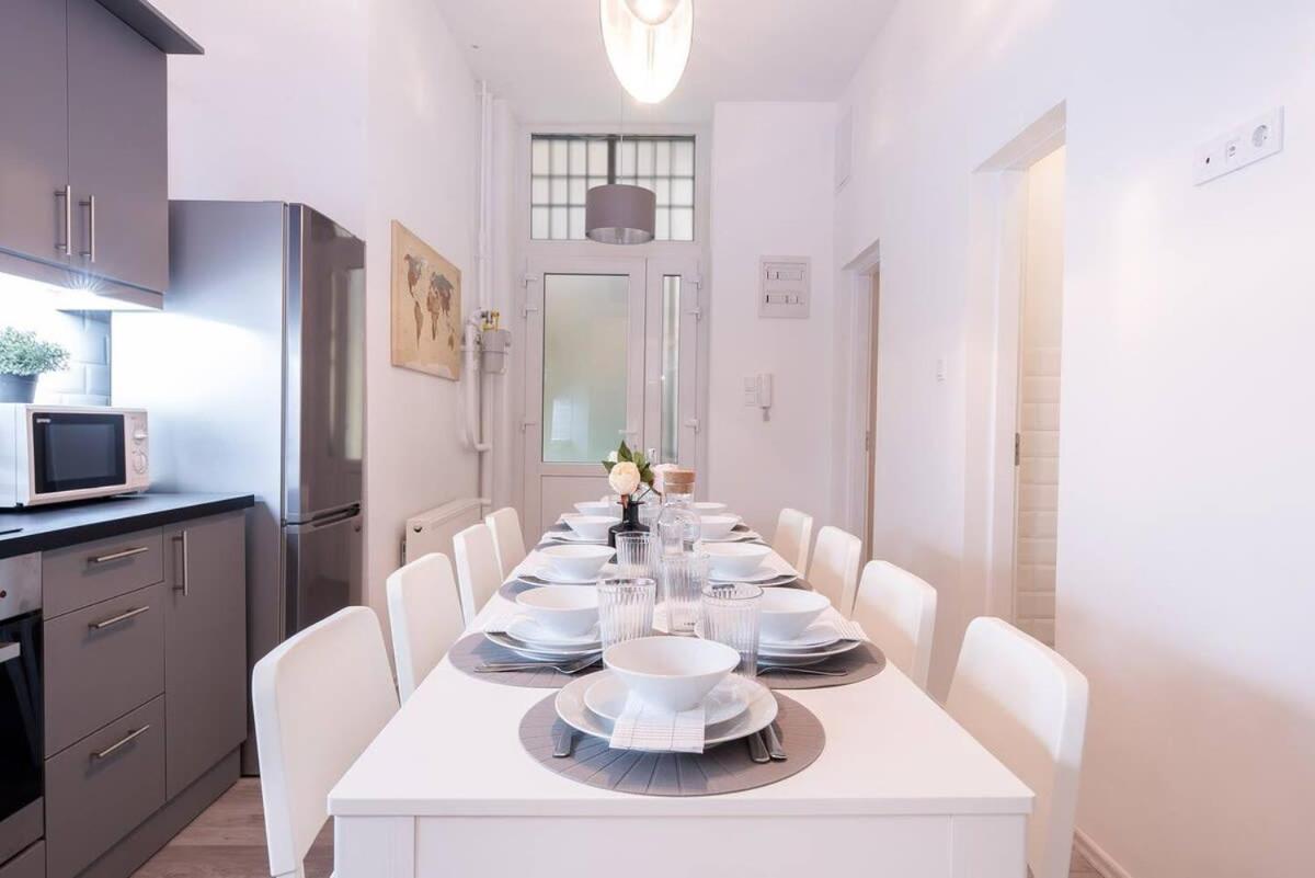 Central brand new and modern apartment