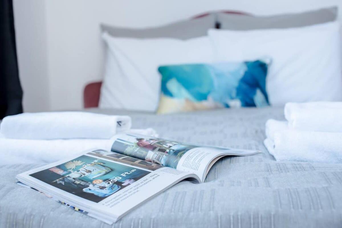 Bright and homey AC apartment near the center