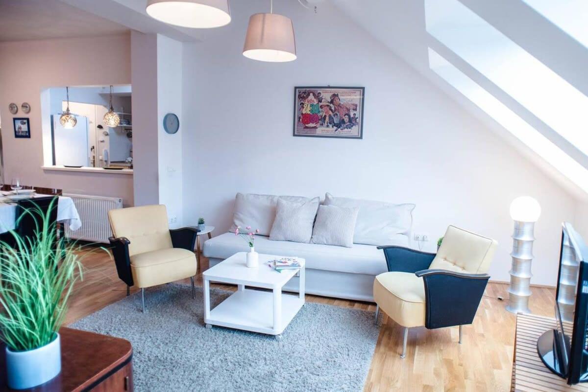 Stylish and comfy apartment for 6 guests view 3