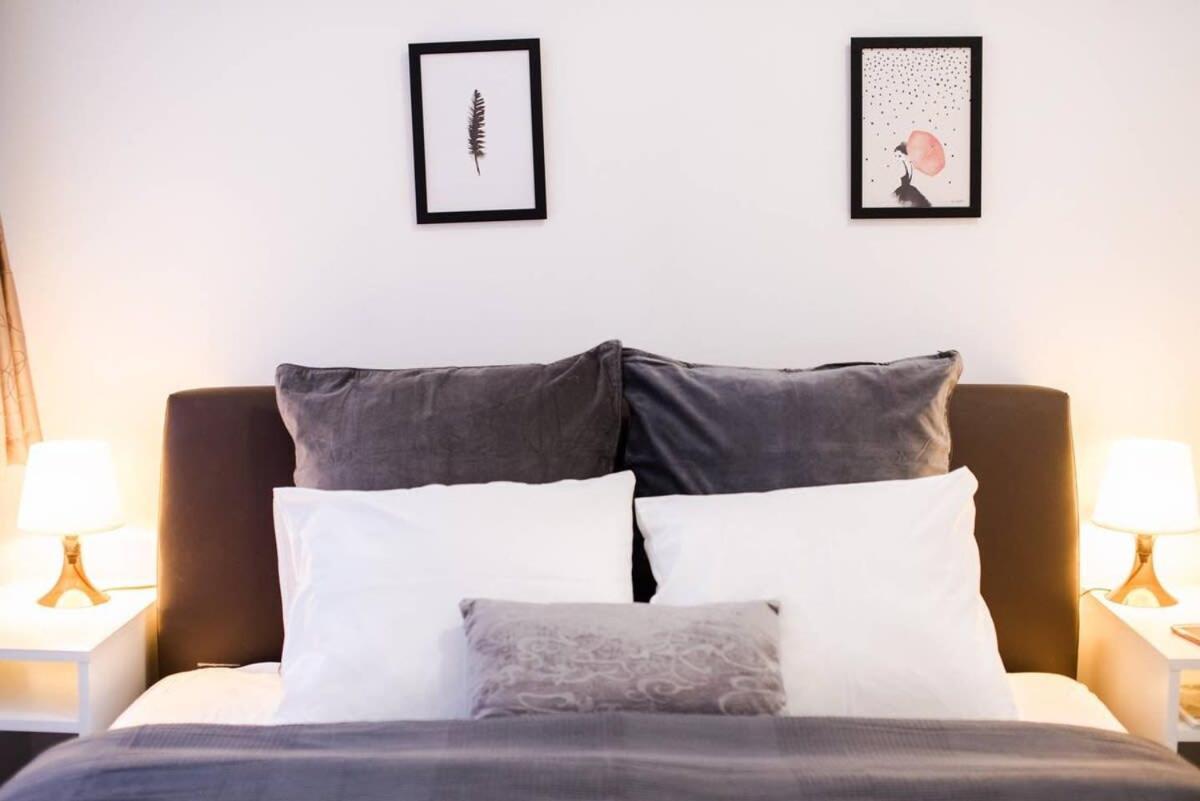 Very central spacious AC apartment view 5