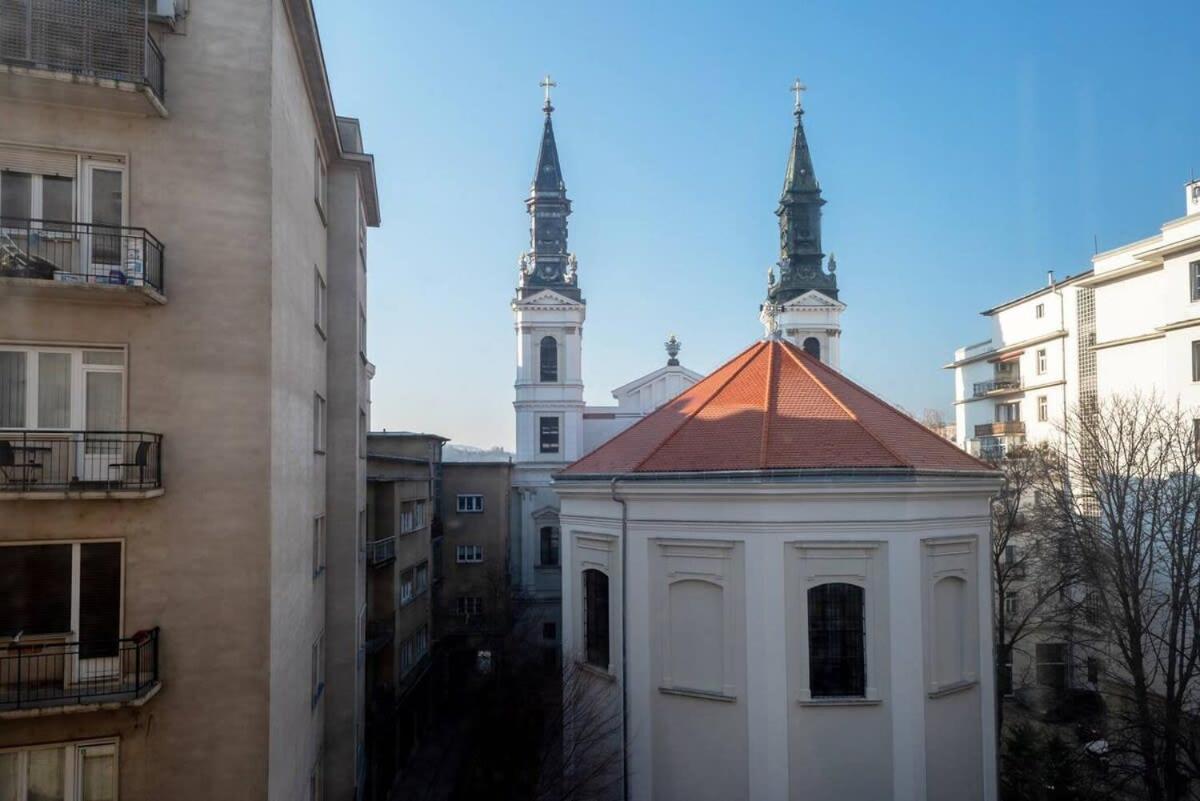 Convenient apartment in the heart of downtown view 3
