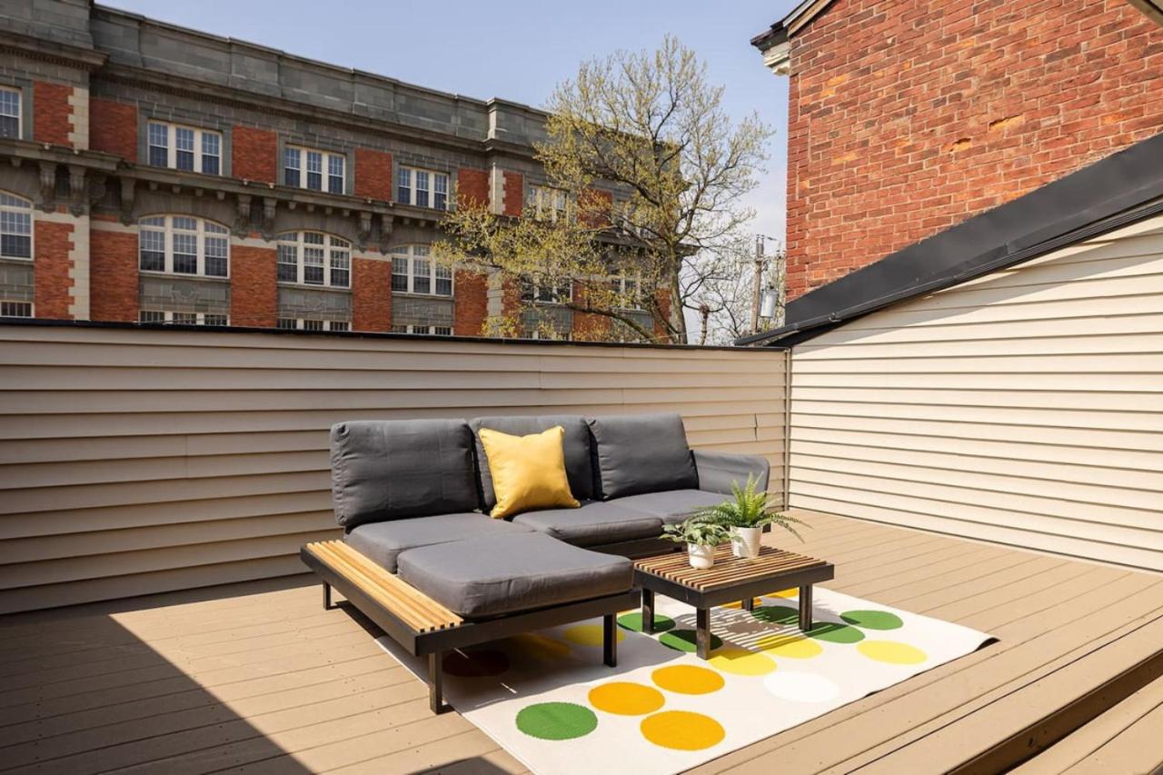 Lux Parkside Townhome - Free Parking - Walk to ALL