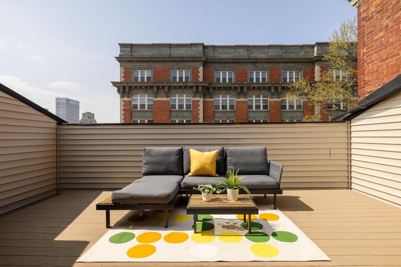 Lux Parkside Townhome - Free Parking - Walk to ALL