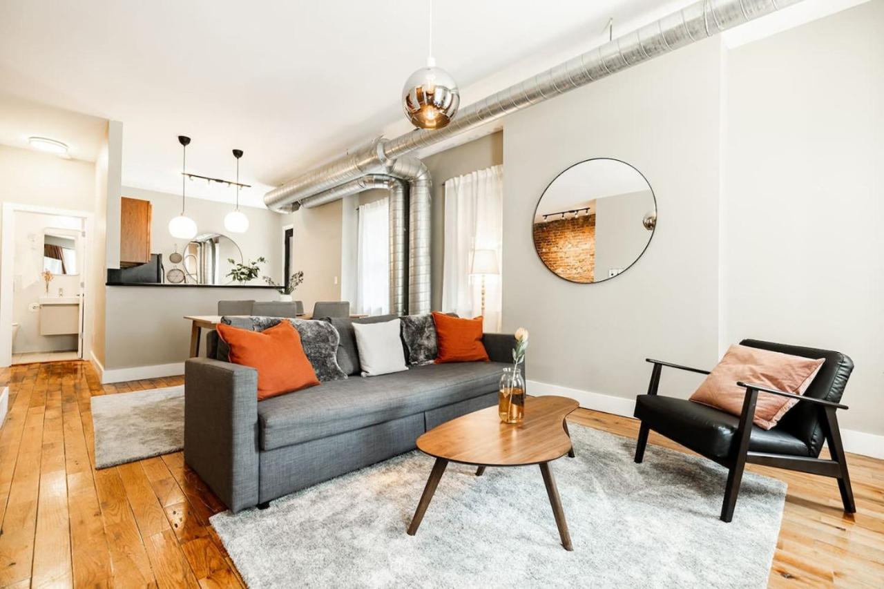 Lux Parkside Townhome - Free Parking - Walk to ALL