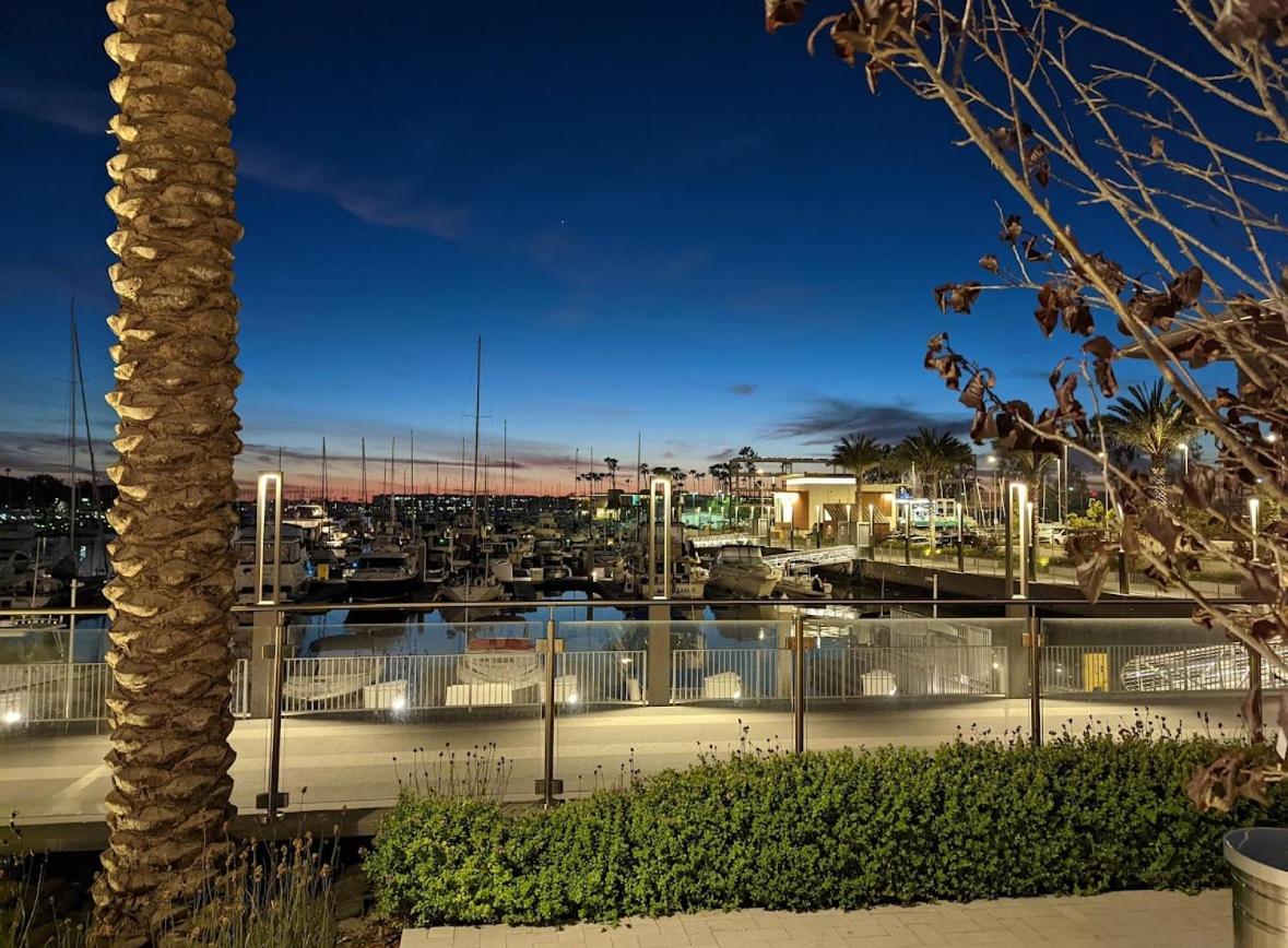 Luxe Marina Del Rey Apartment,Parking, Gym, Pool, jacuzzi,BBQ