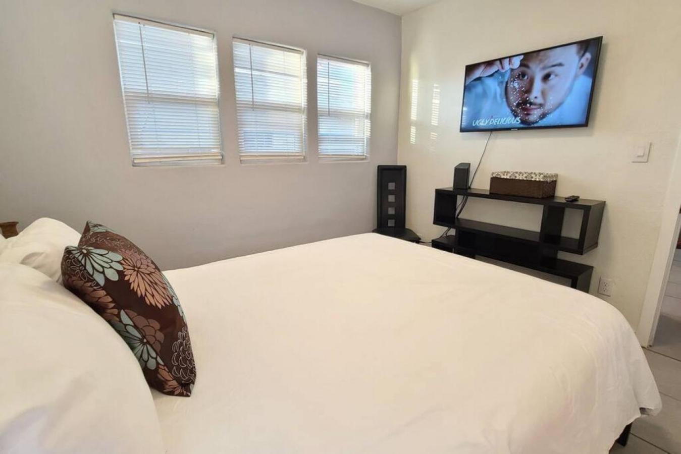13 Pl Right - Renovated-APT-Downtown-Phoenix-Beautiful Patio view 2