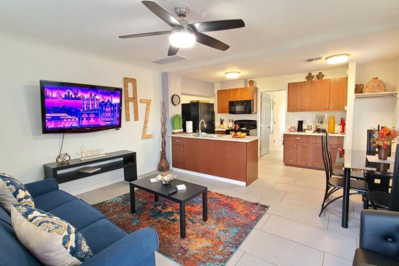 13 Pl Right - Renovated-APT-Downtown-Phoenix-Beautiful Patio view 3