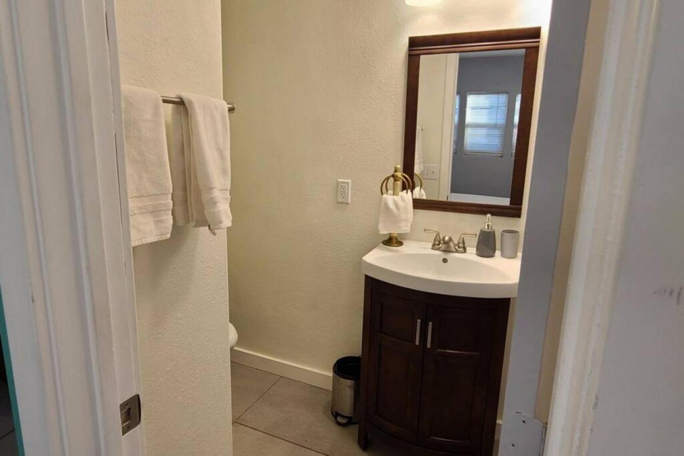 13 Pl Right - Renovated-APT-Downtown-Phoenix-Beautiful Patio view 5