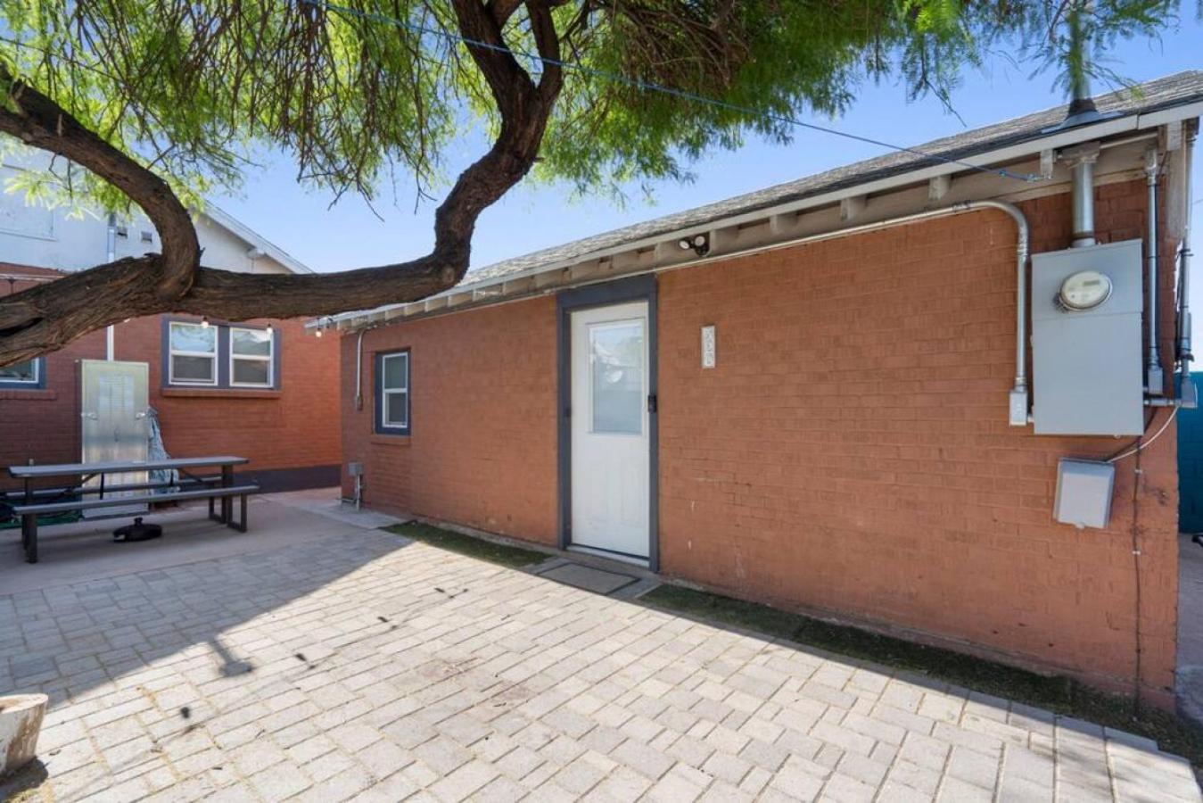 13th Pl Back - Cute Cozy - Renovated APT in the Heart of Phoenix view 3
