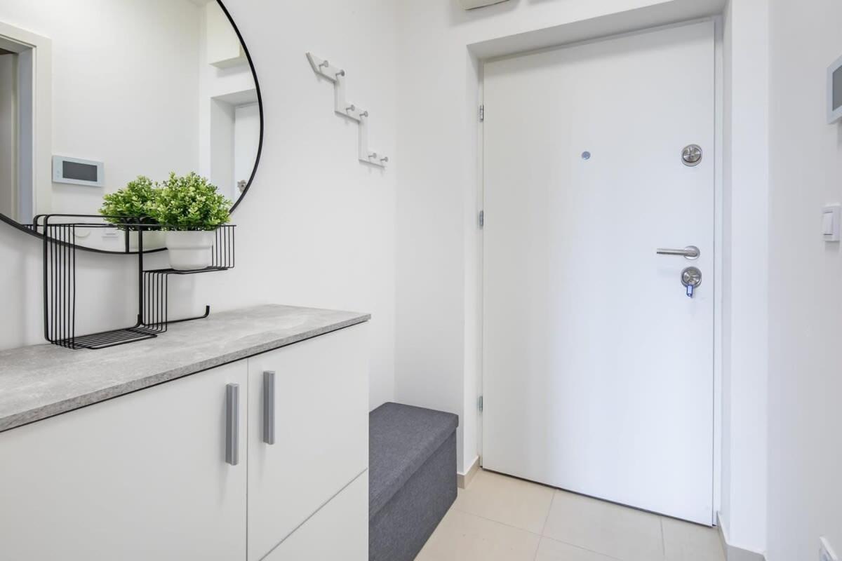 Central - NEW - Cozy Stay view 4