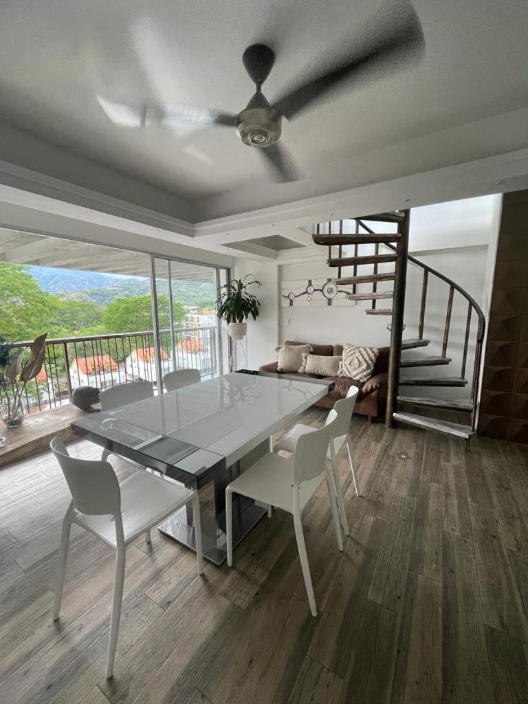 Duplex con jacuzzi y terraza privada