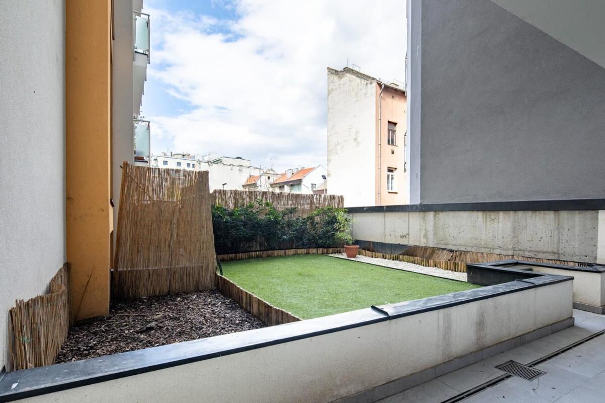 Central - Green Terrace - Modern view 5