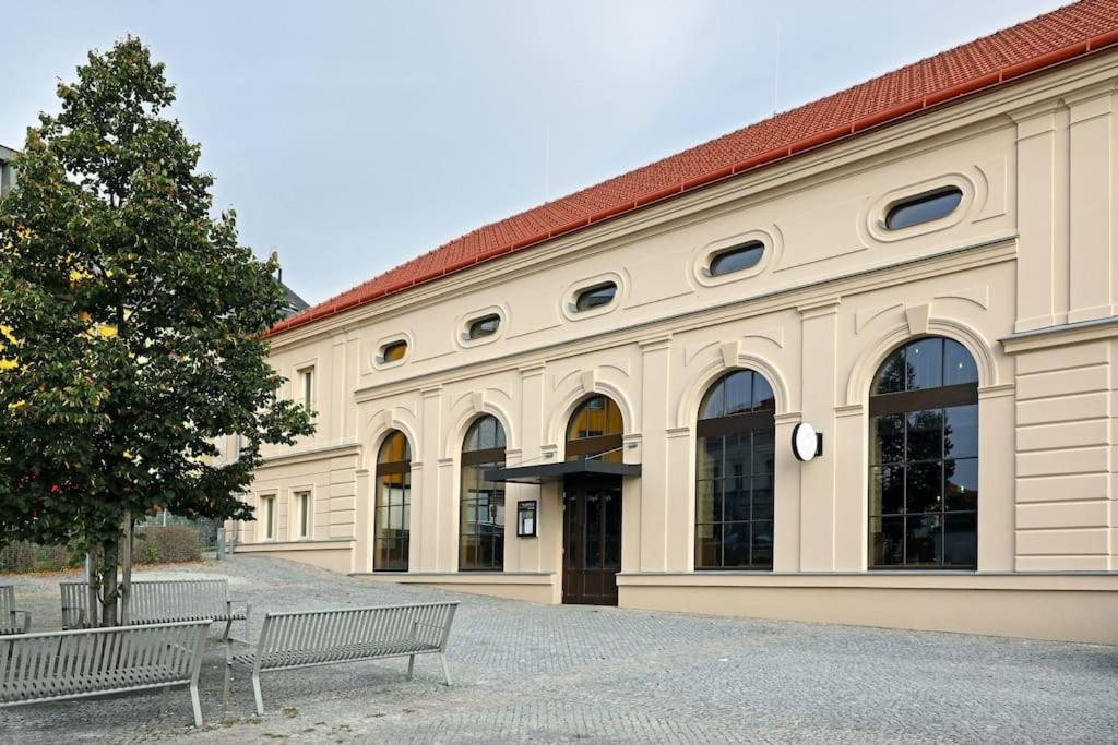 Apartmán u METRA, 4 hosté, parking free, blízko O2 arena