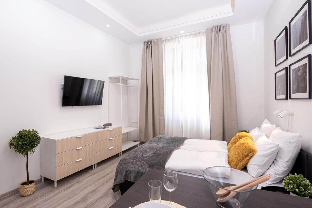 Charming studio at downtown