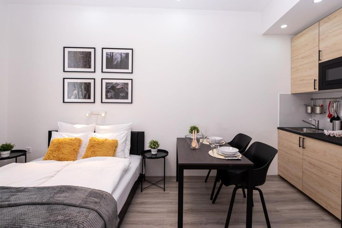 Charming studio at downtown