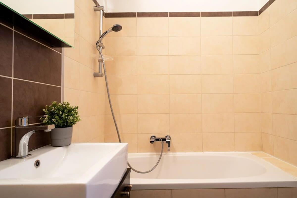 Lovely downtown apartment close to the Basilica view 5