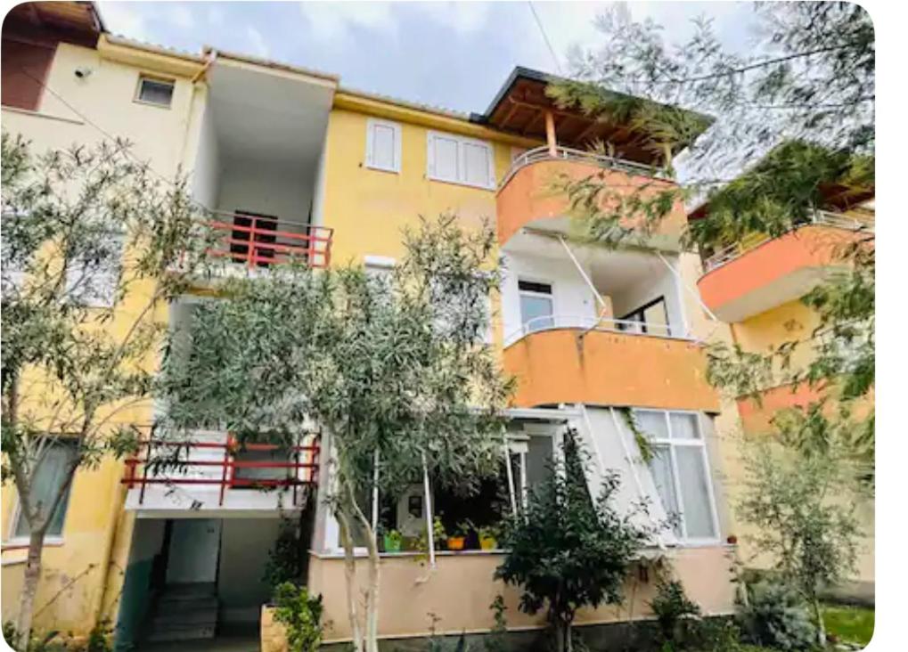 Seaside Apartments Golem