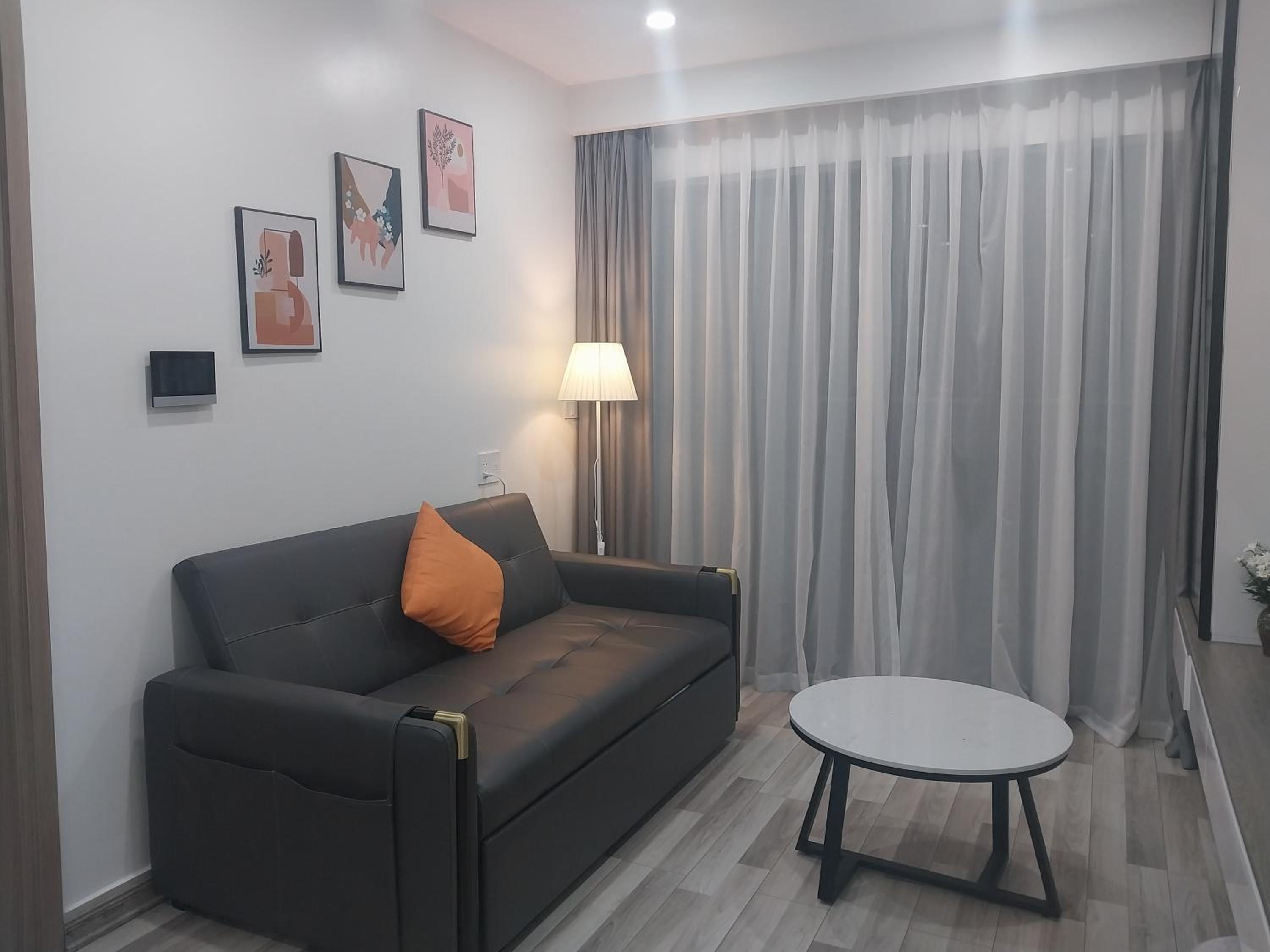 Tom apartment with free swimming pool and gym