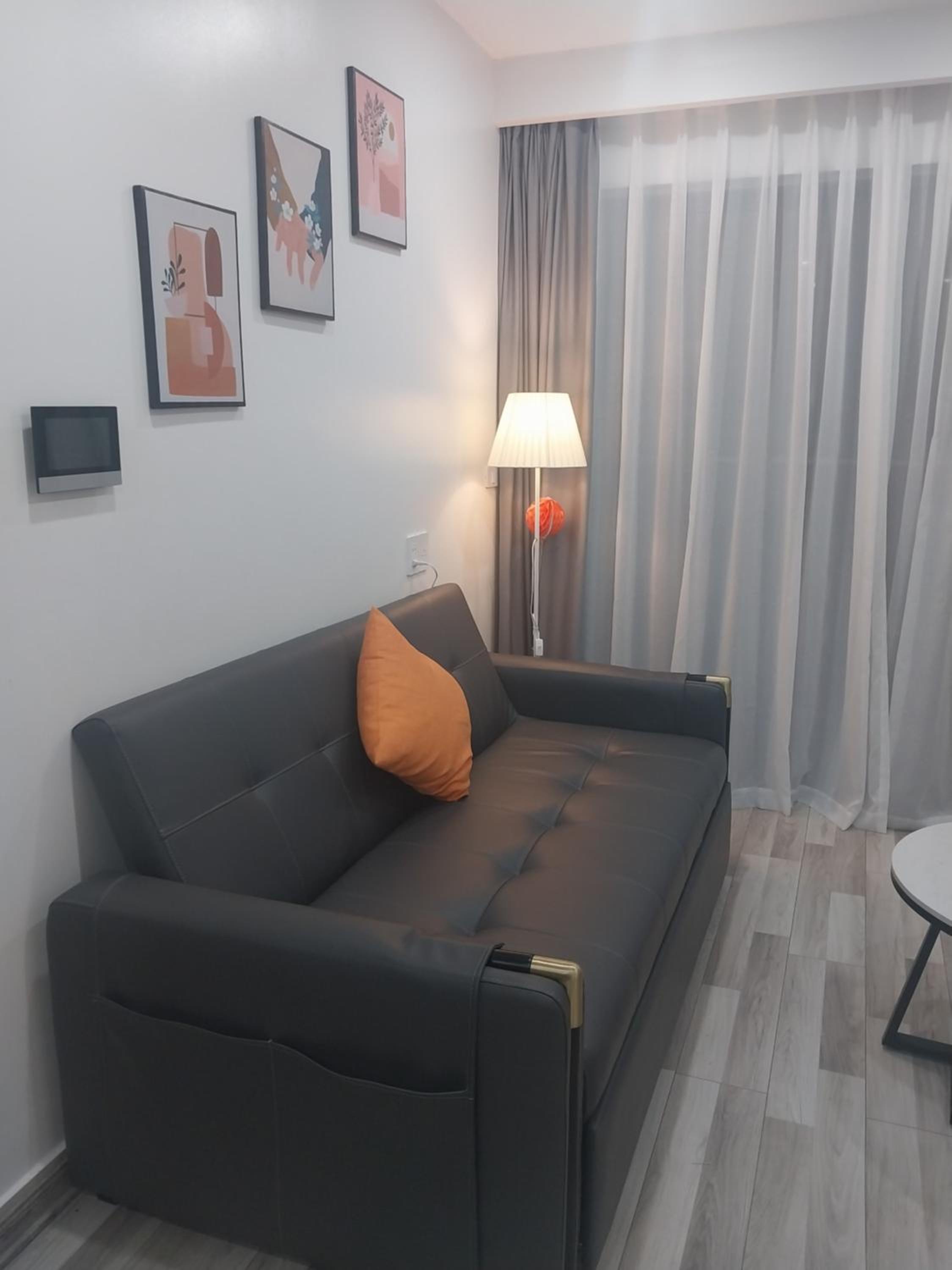 Tom apartment with free swimming pool and gym