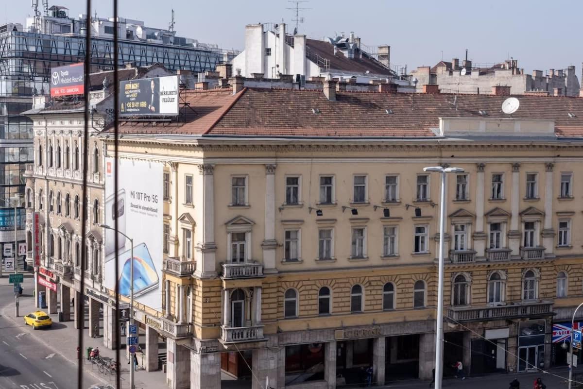 Large Apartment at Perfect Central Location view 5