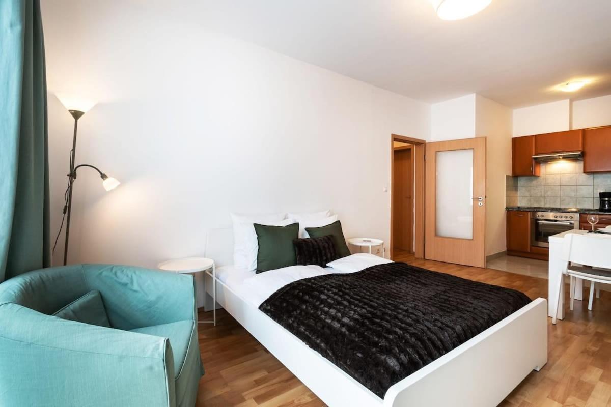 Pleasant & Comfy Apartment in super location view 2